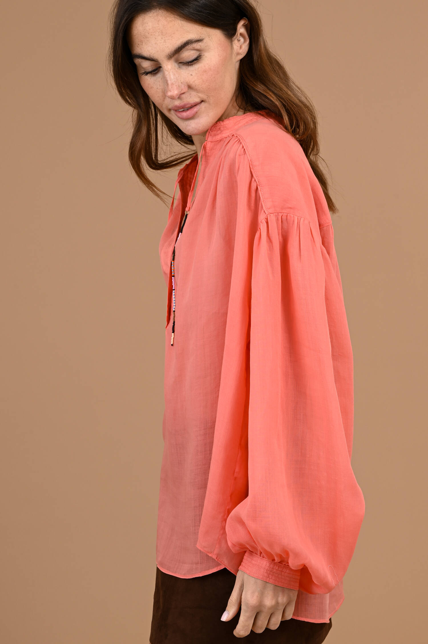 Bluse aus Ramiefaßermix in Korall