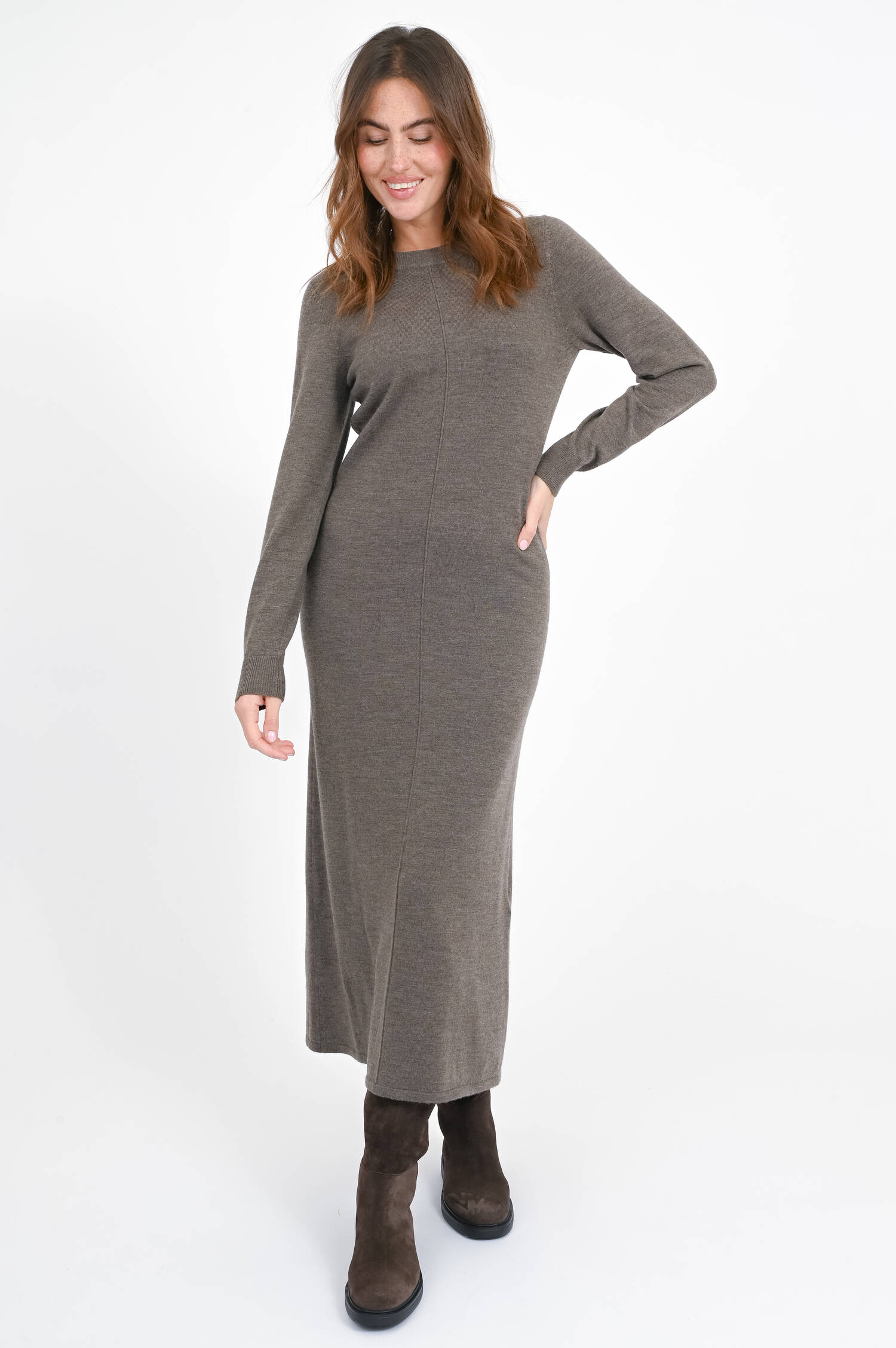 Wollkleid mit Ziernähten in Cacao Wollkleid mit Ziernähten in Cacao