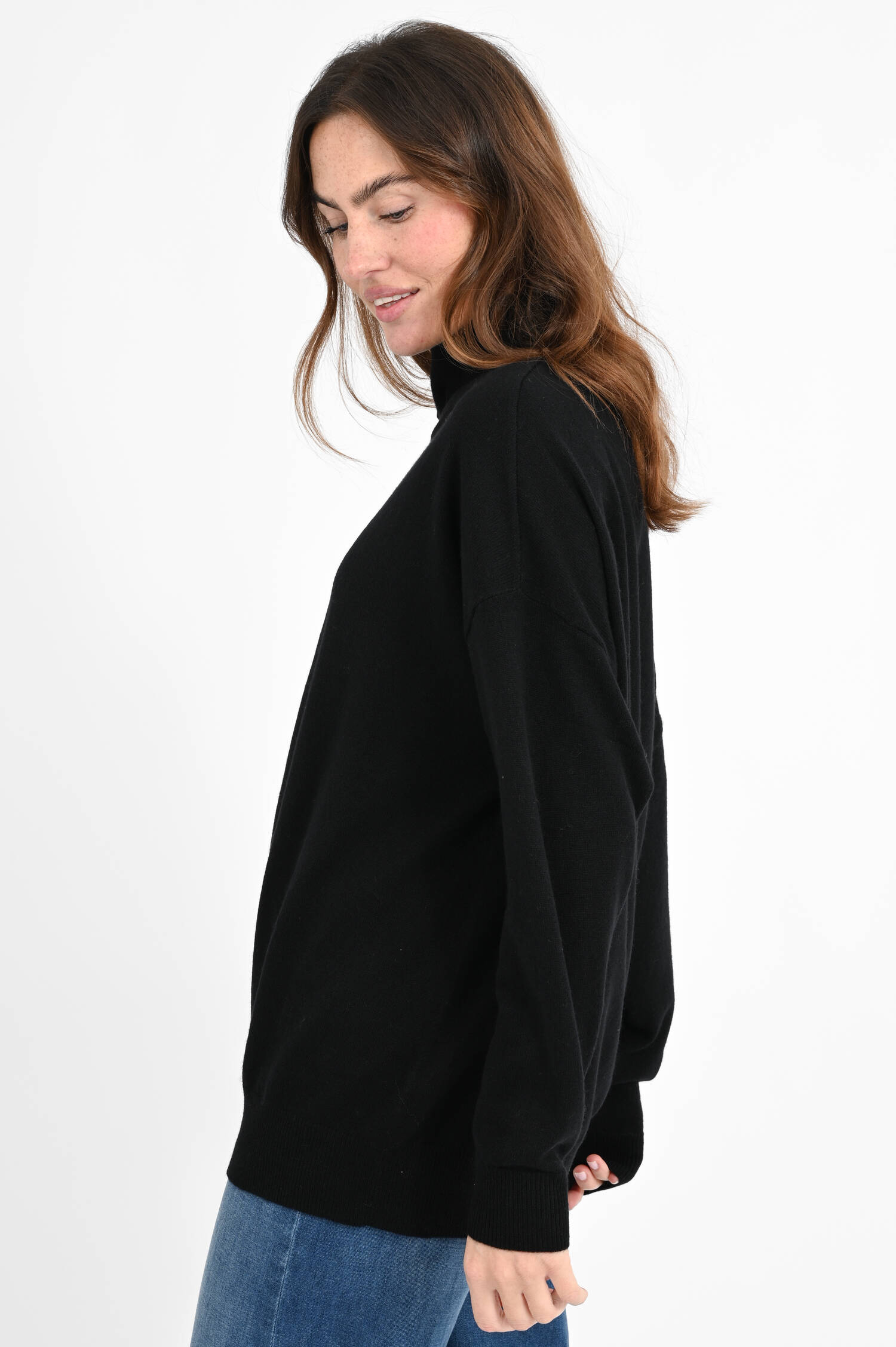 Cashmere Turtelneck Pullover mit Cut-Out in Black