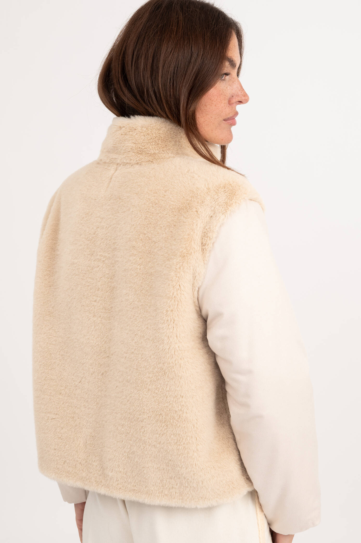 Jacke mit Faux Fur in Beige Jacke mit Faux Fur in Beige