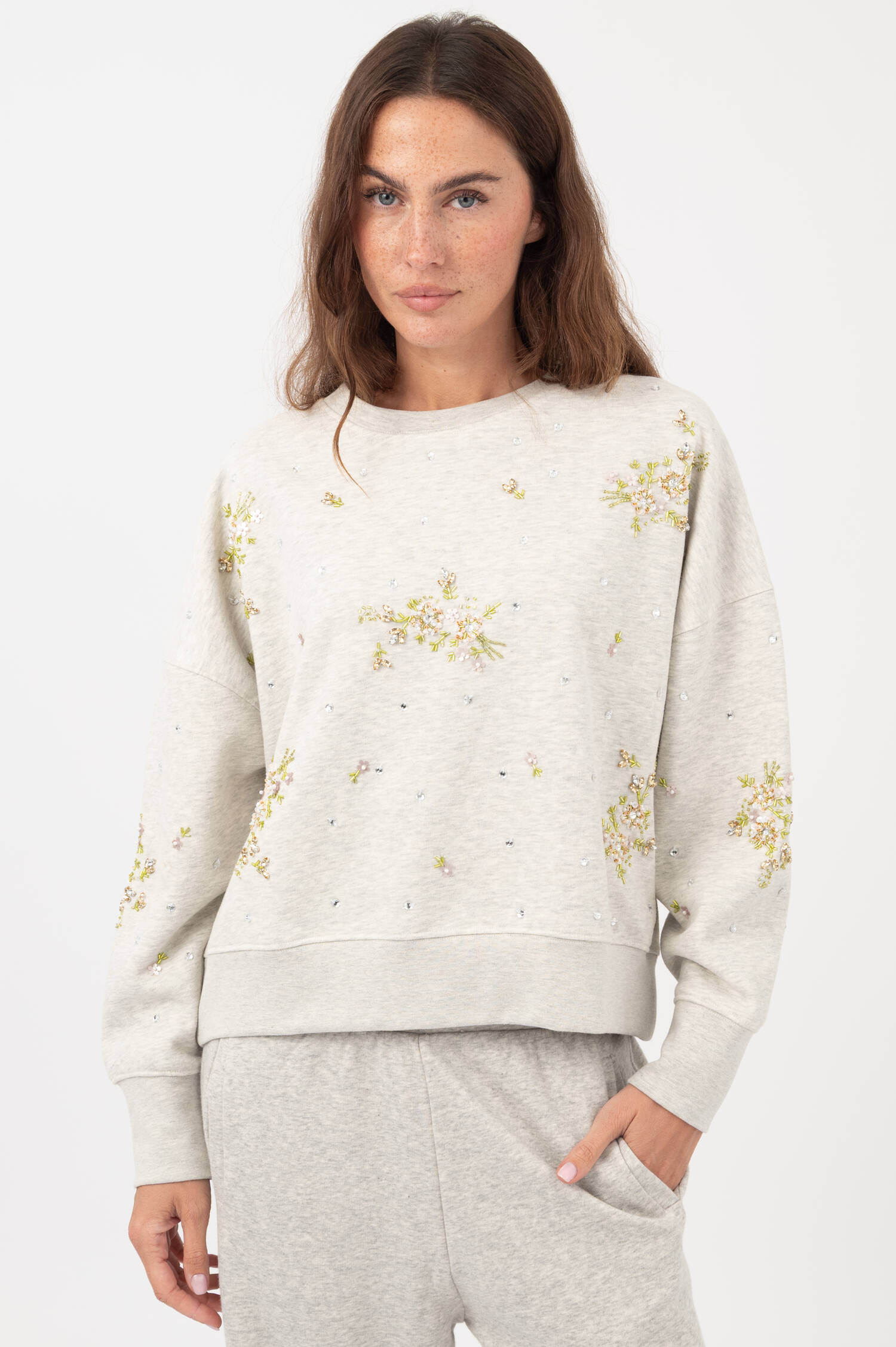 Sweater mit Blumen Applikation in Beige