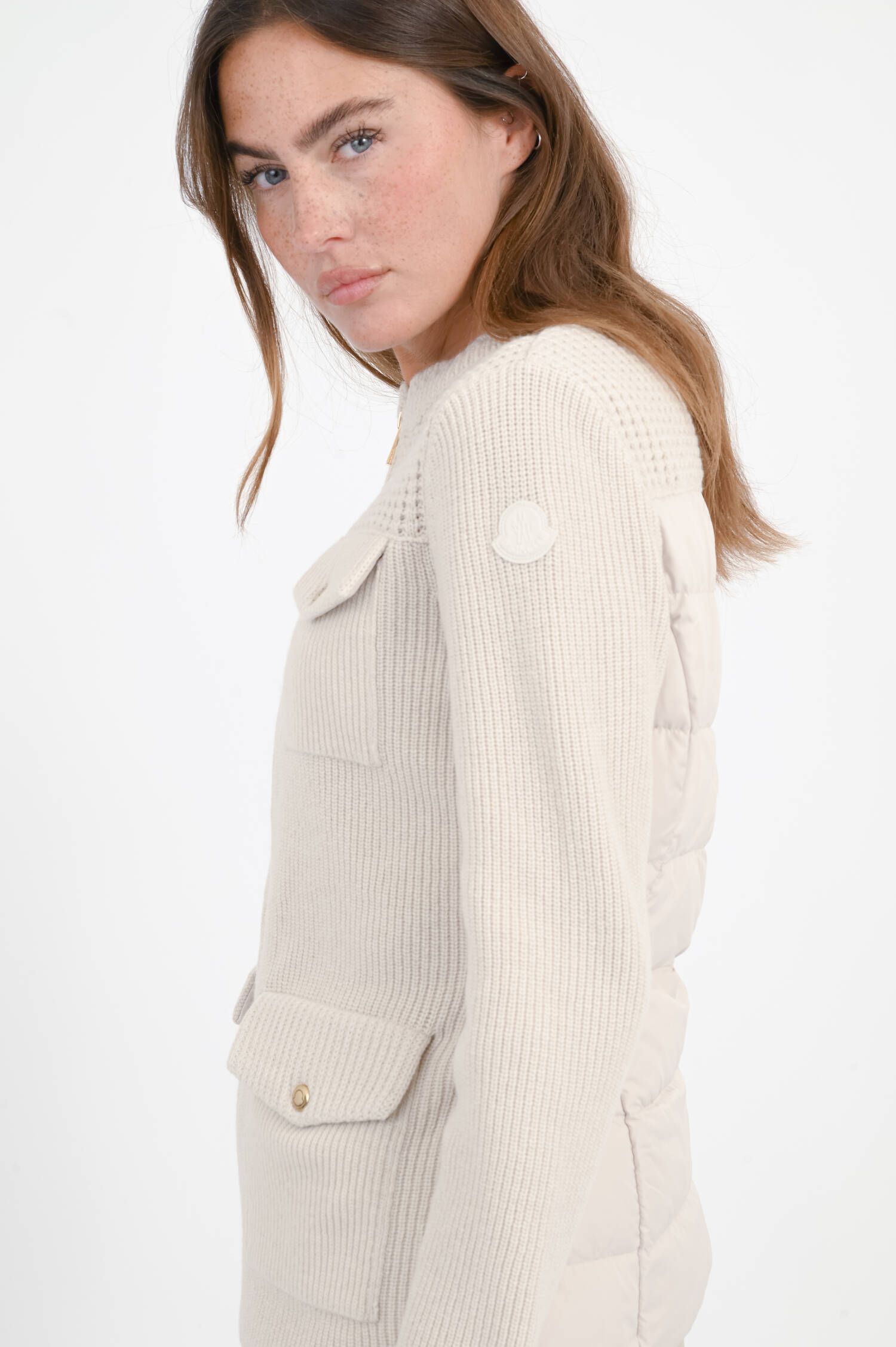 Wattierte Strickjacke in hellem Greige