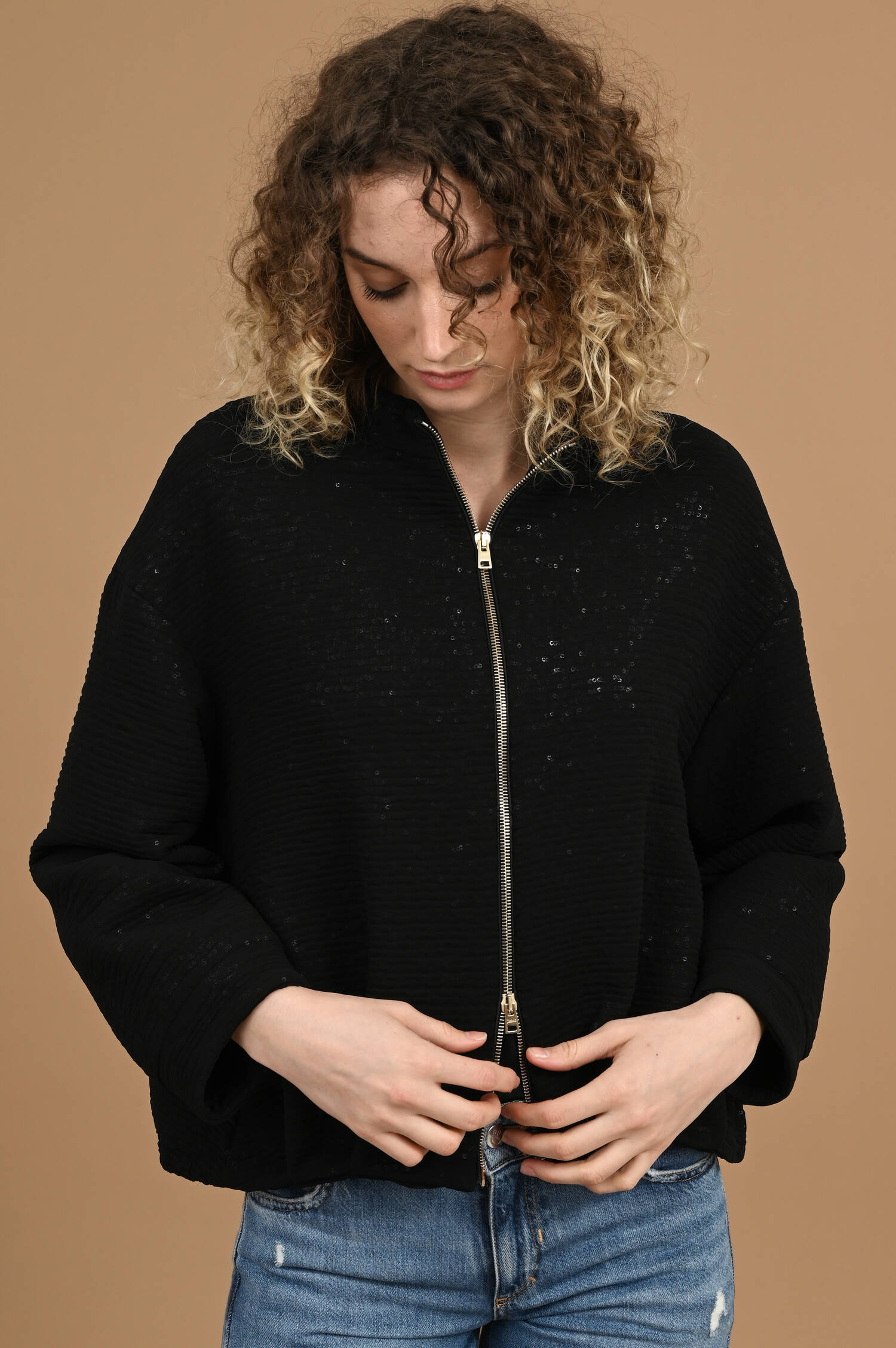 Steppjacke mit Pailletten Details in Schwarz