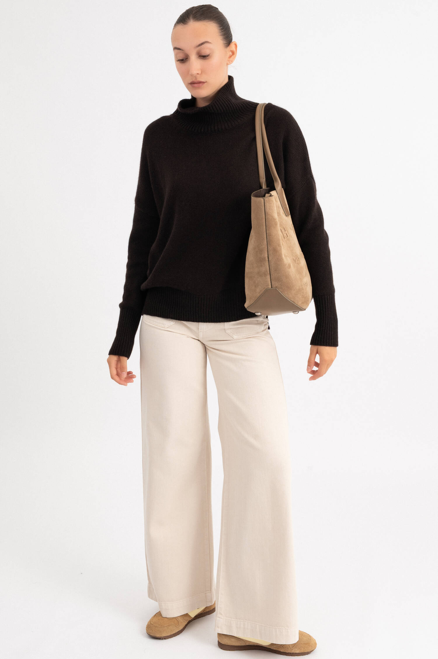 Suede Shopper in Beige