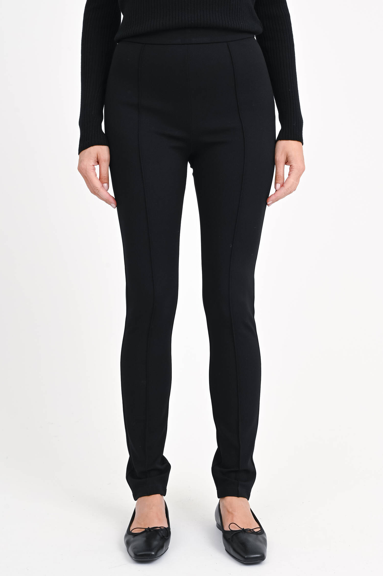 Hose mit Ziernaht in Schwarz Hose mit Ziernaht in Schwarz