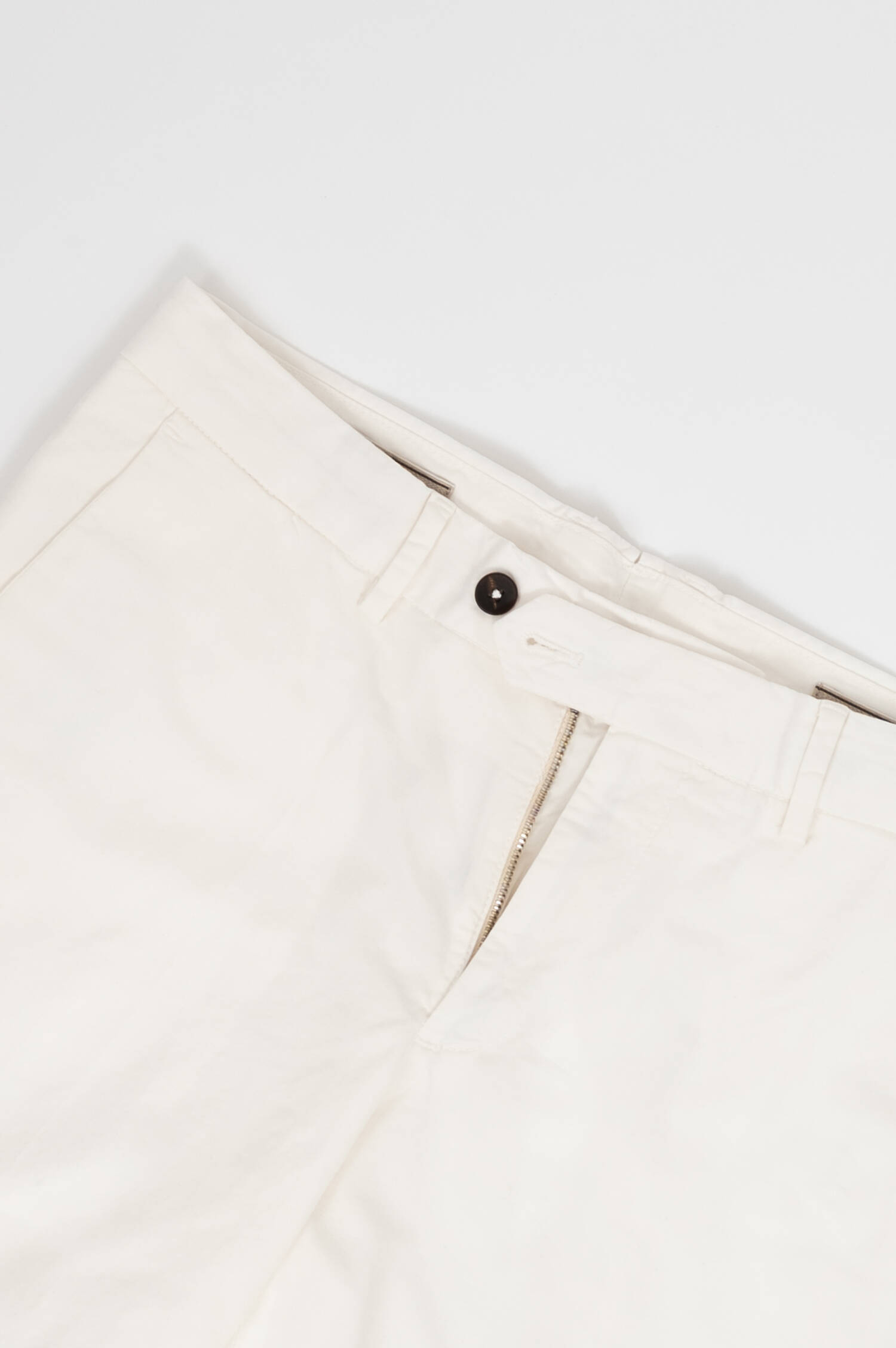 Bermuda Chino in Weiß