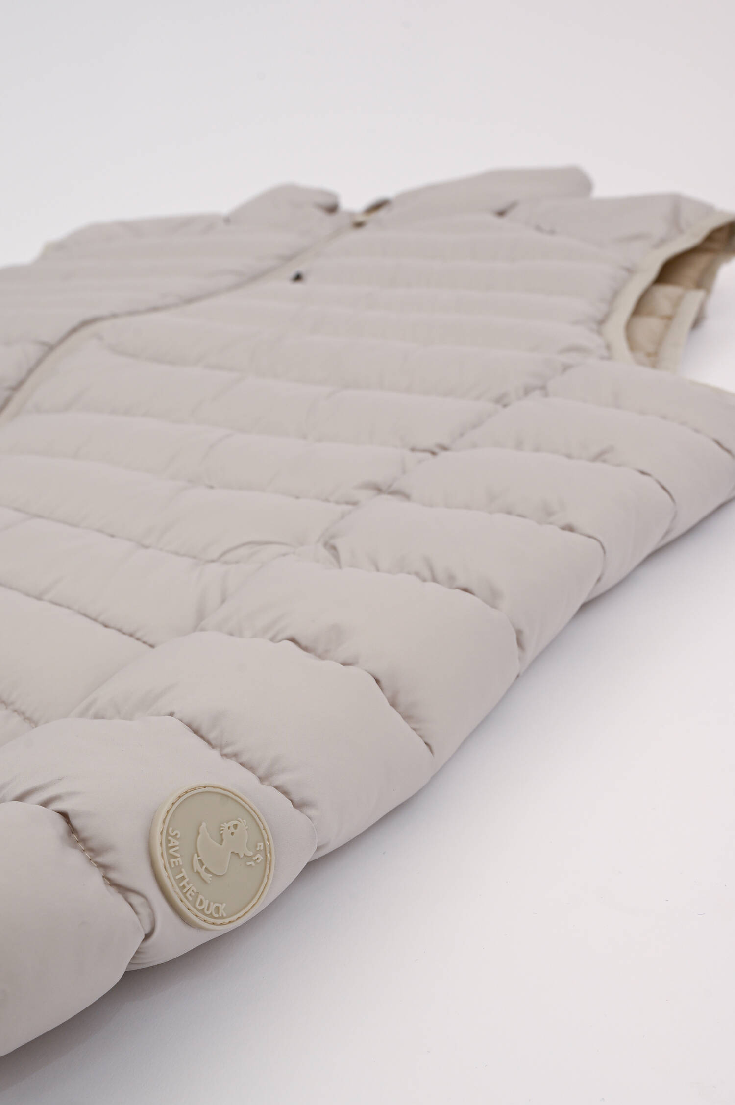 Gilet RHUS in Ecru Gilet RHUS in Ecru