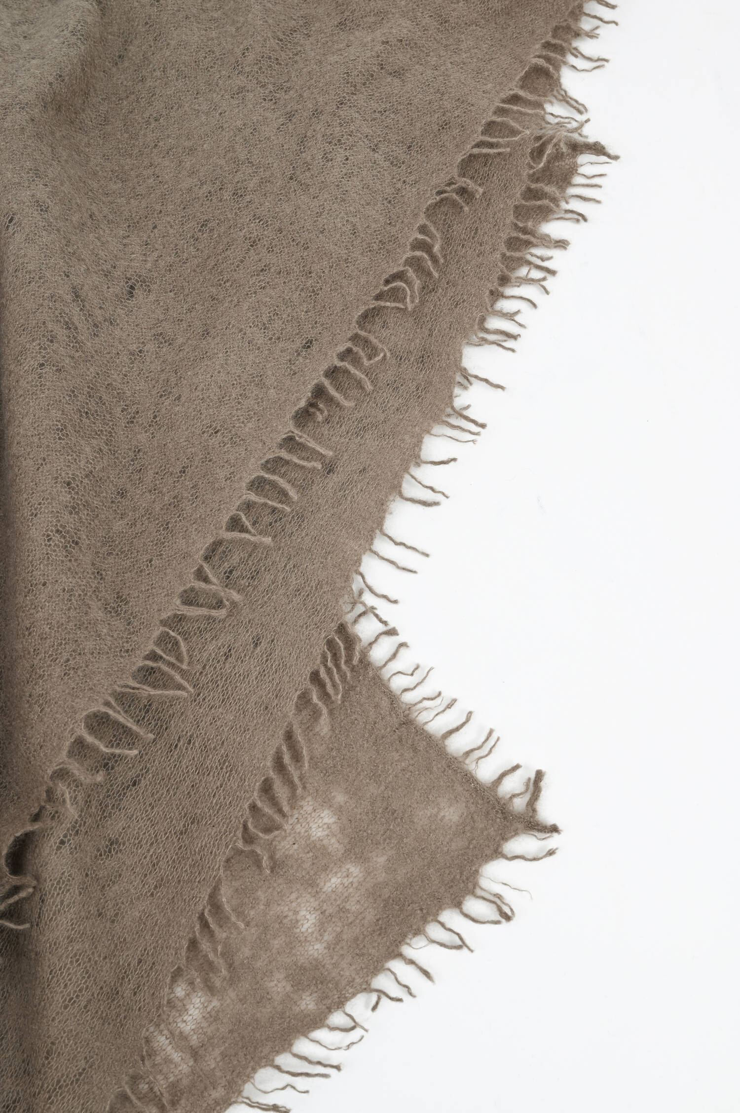 Cashmere-Schal mit Fransen in Walnut Cashmere-Schal mit Fransen in Walnut