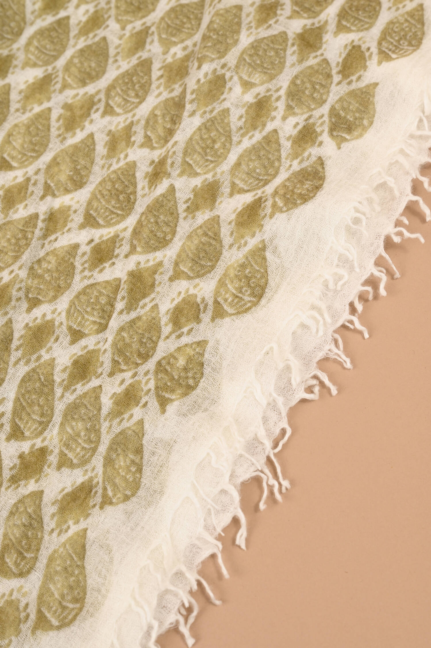 Cashmere-Schal ORLAIS in Olive gemustert