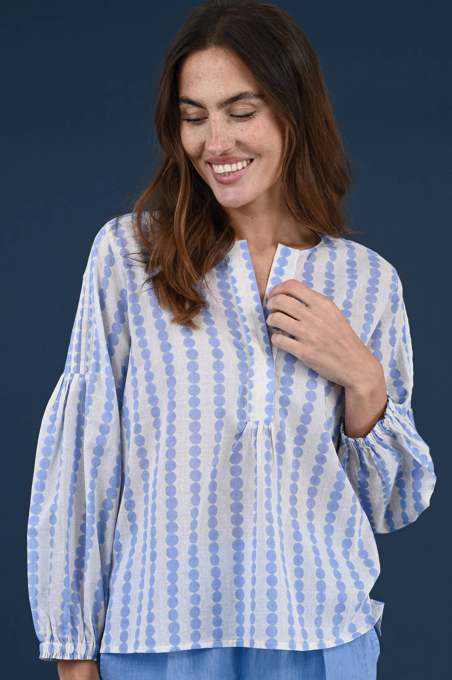 Bluse OFANTASI in Weiß/Blau