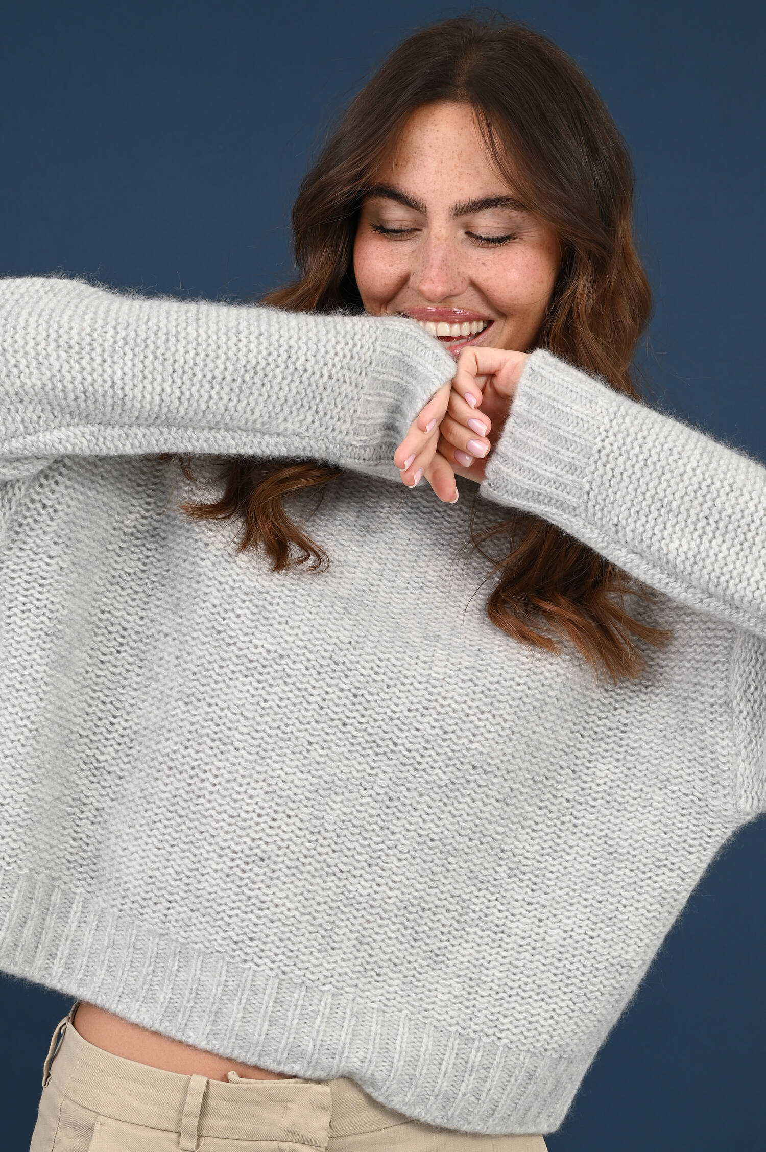 Grobstrick Pullover aus Cashmere Mix in Aluminium Grobstrick Pullover aus Cashmere Mix in Aluminium