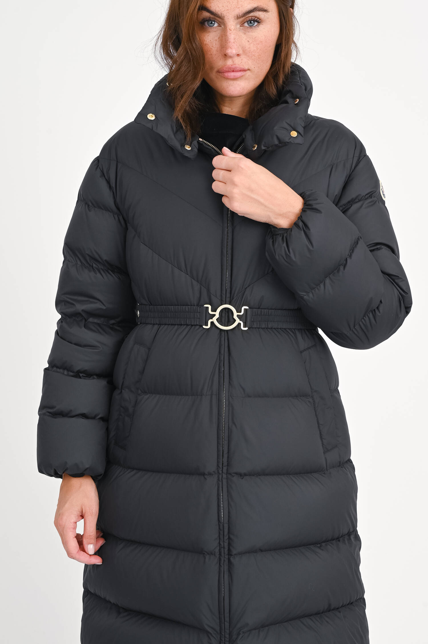 Daunenmantel BROU mit Gürtel in Schwarz Daunenmantel BROU mit Gürtel in Schwarz