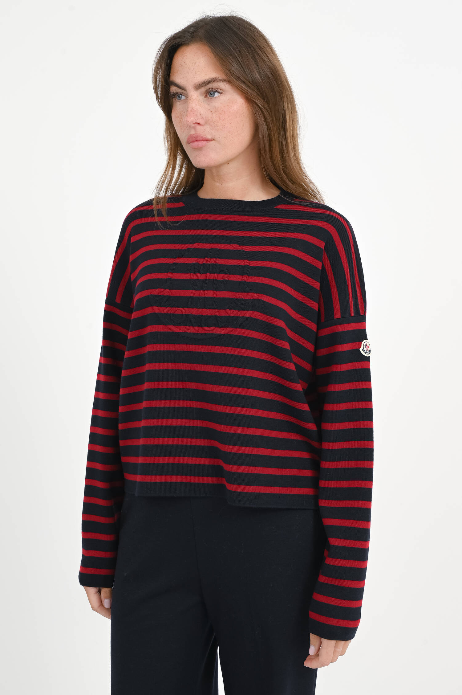 Wollpullover mit Logoprägung in Navy/Rot