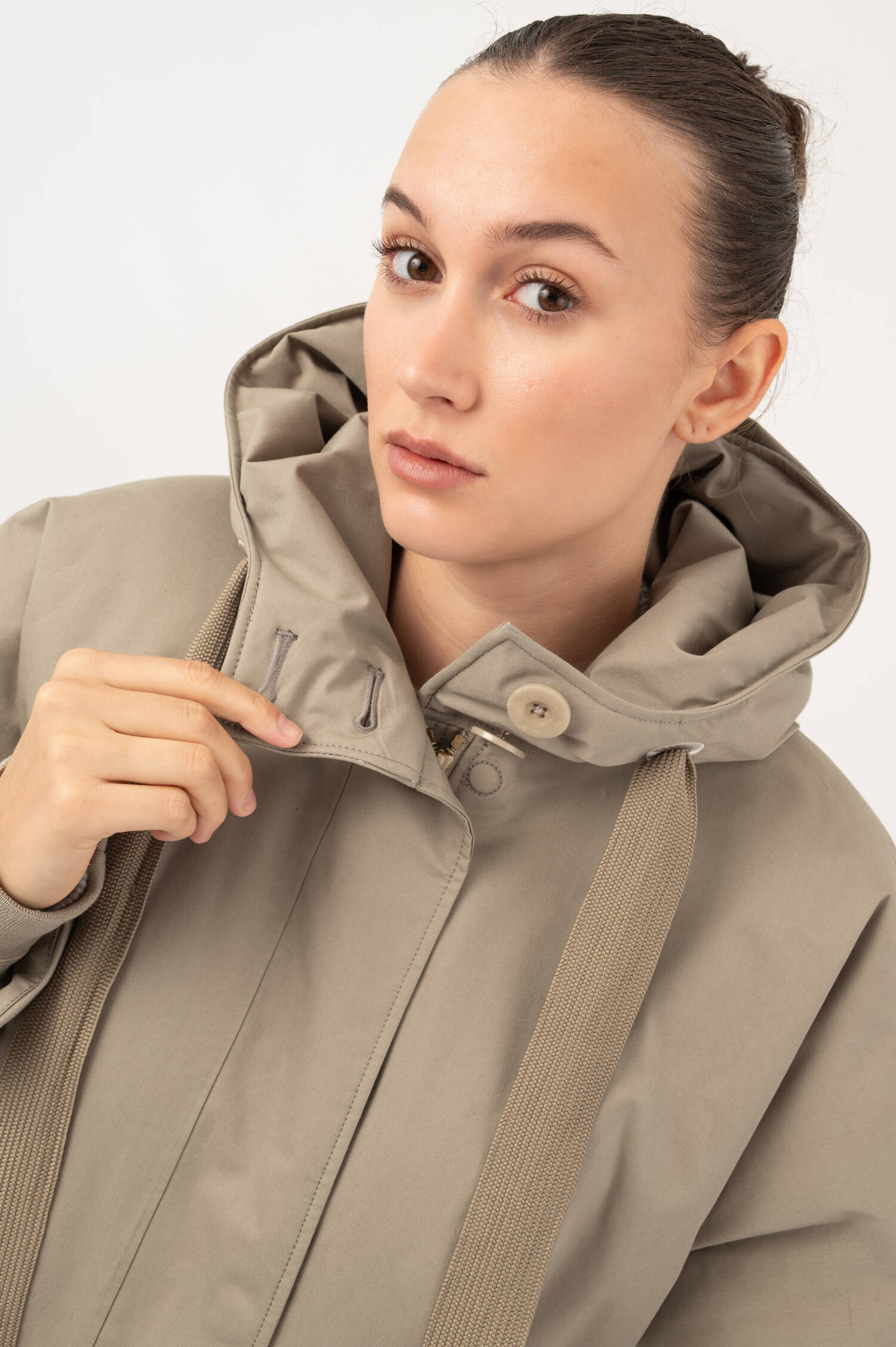Kapuzenmantel LIVIA in Taupe Kapuzenmantel LIVIA in Taupe