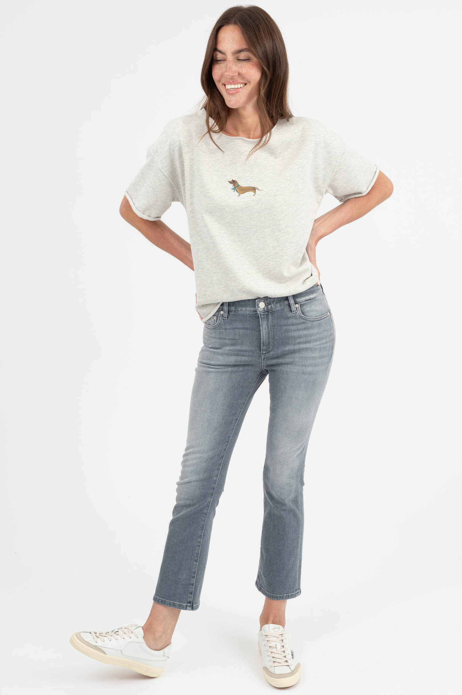 Flared Jeans JODI mit verkürztem Bein in Hellgrau Flared Jeans JODI mit verkürztem Bein in Hellgrau
