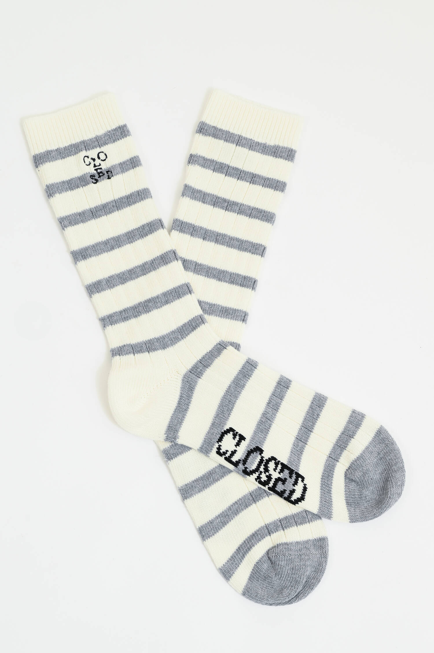 Gestreifte Socken aus Baumwoll-Mix in Grau/Weiß