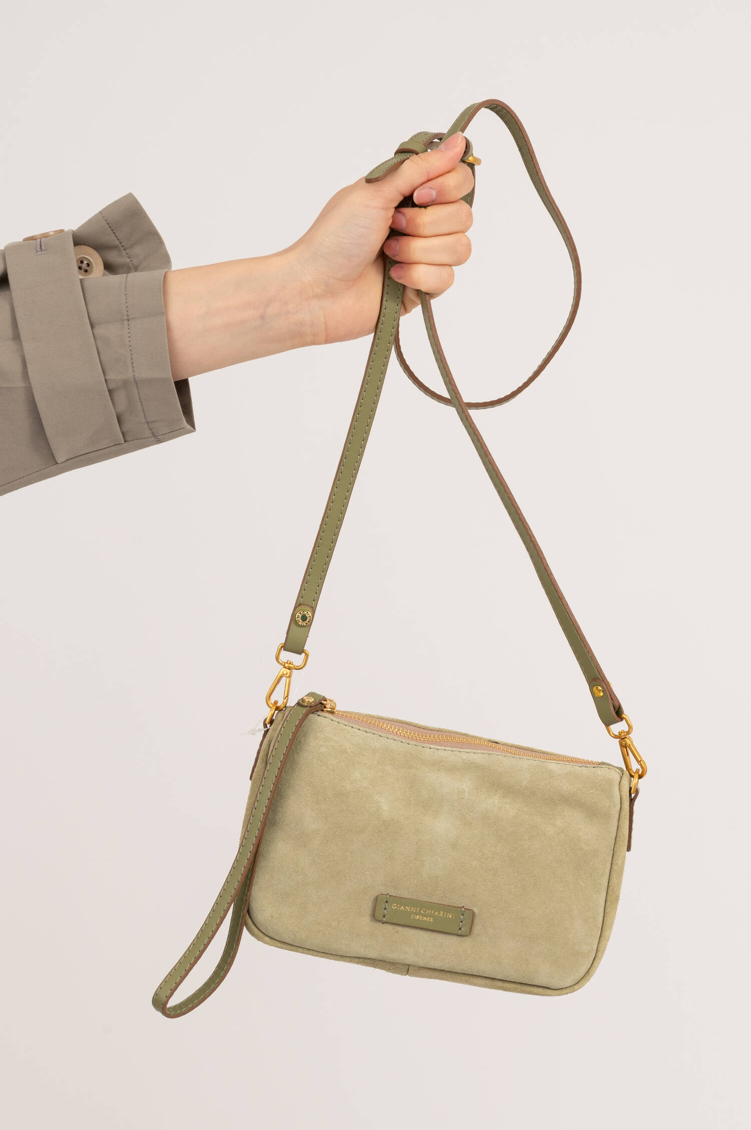 Velourleder-Pouch NORA in Hellgrün