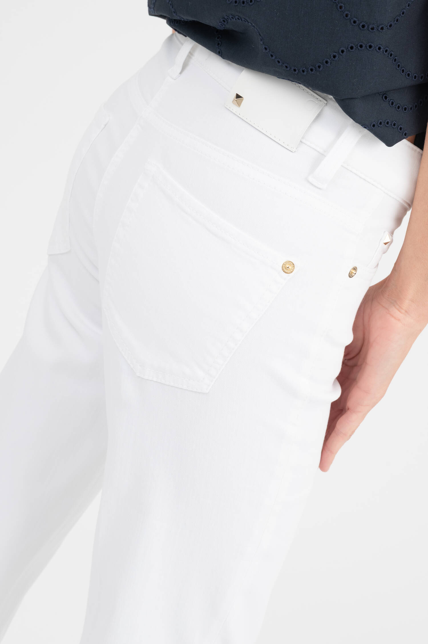 Stretchjeans mit Floraler Lochstickerei in Weiß