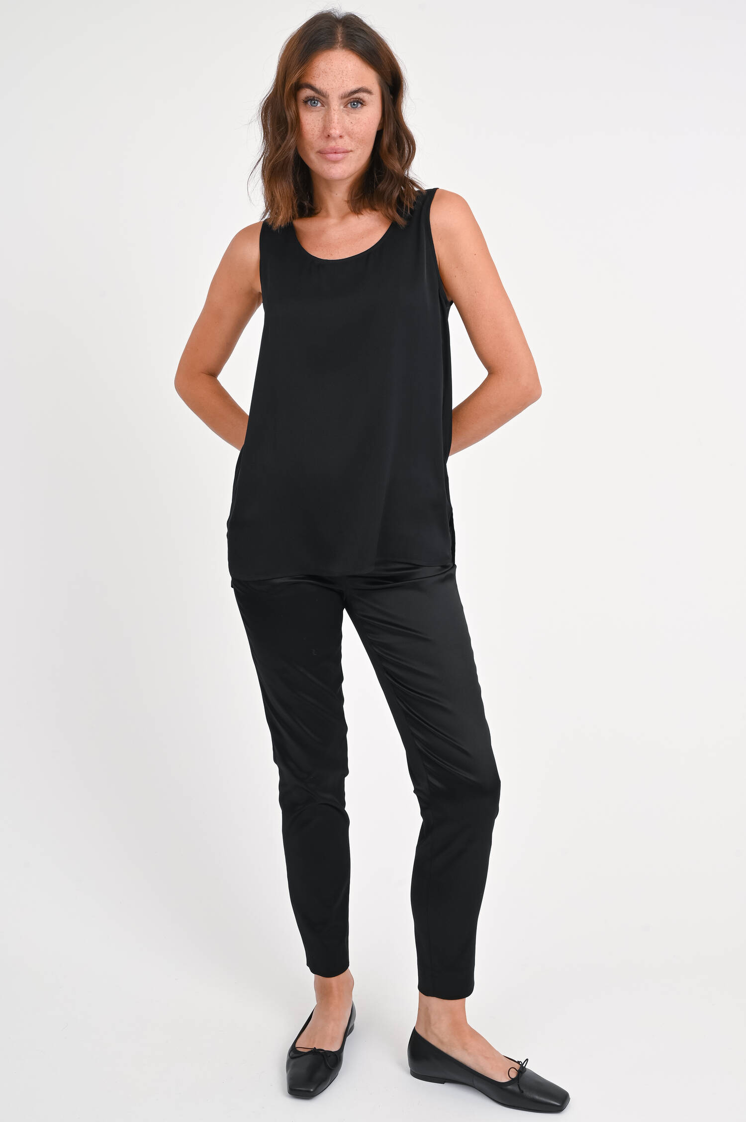 Ärmelloses Top aus Seide in Schwarz