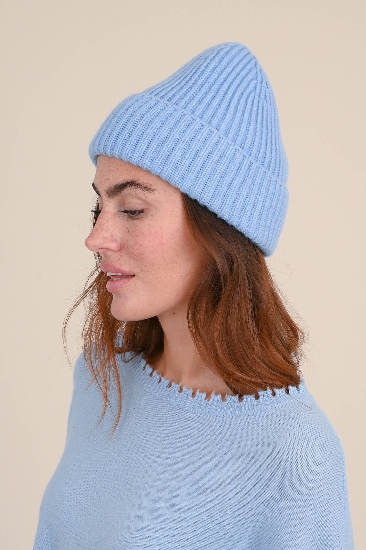 Midi-Mütze BARI aus Cashmere in Hellblau Midi-Mütze BARI aus Cashmere in Hellblau