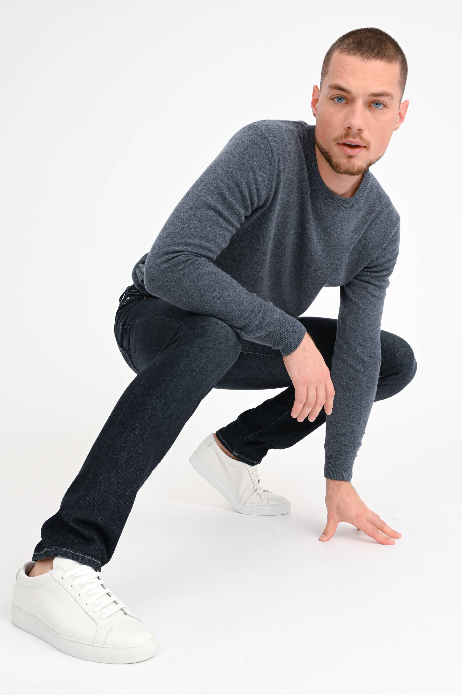 Straight Jeans BARD in Dunkelgrau