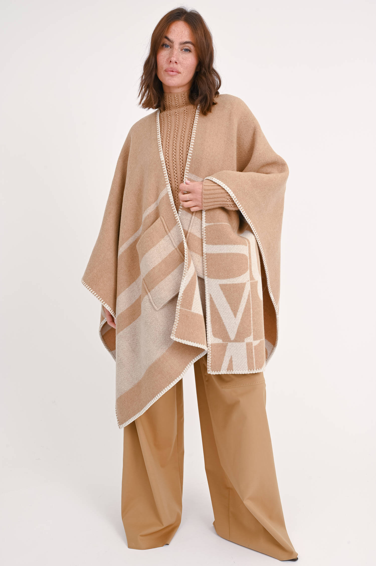 Cape DEREMI in Beige/Natur