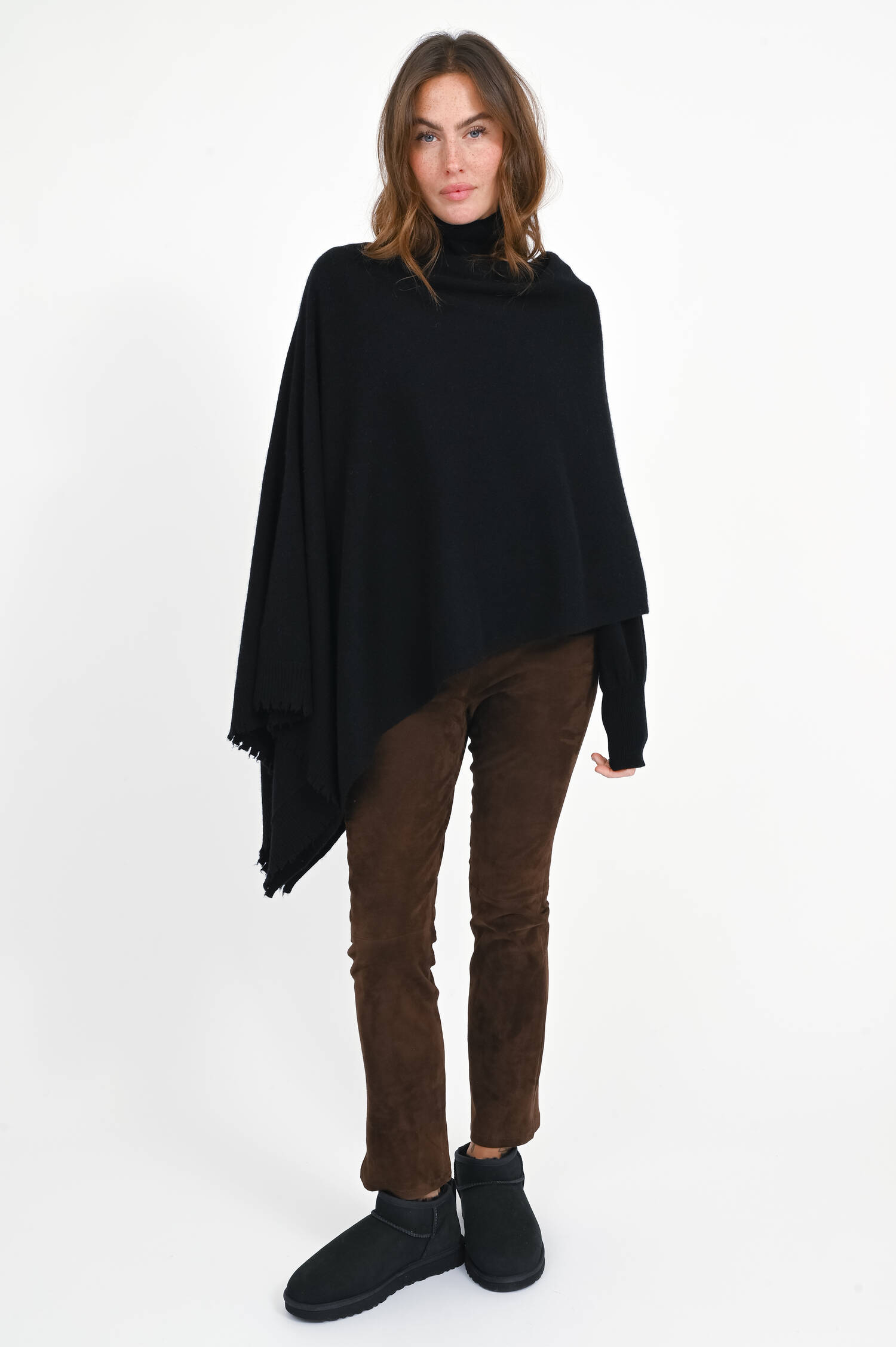 Poncho aus Woll-Cashmere-Mix in Black Poncho aus Woll-Cashmere-Mix in Black