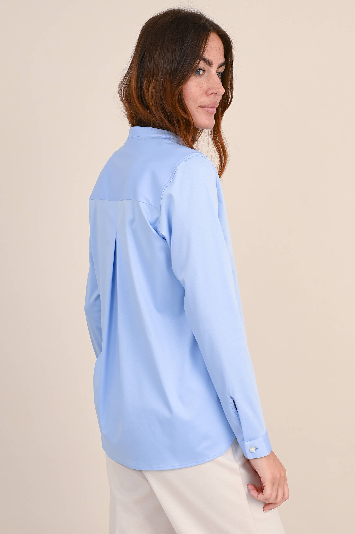 Blusen mit Stehkragen in Hellblau Blusen mit Stehkragen in Hellblau