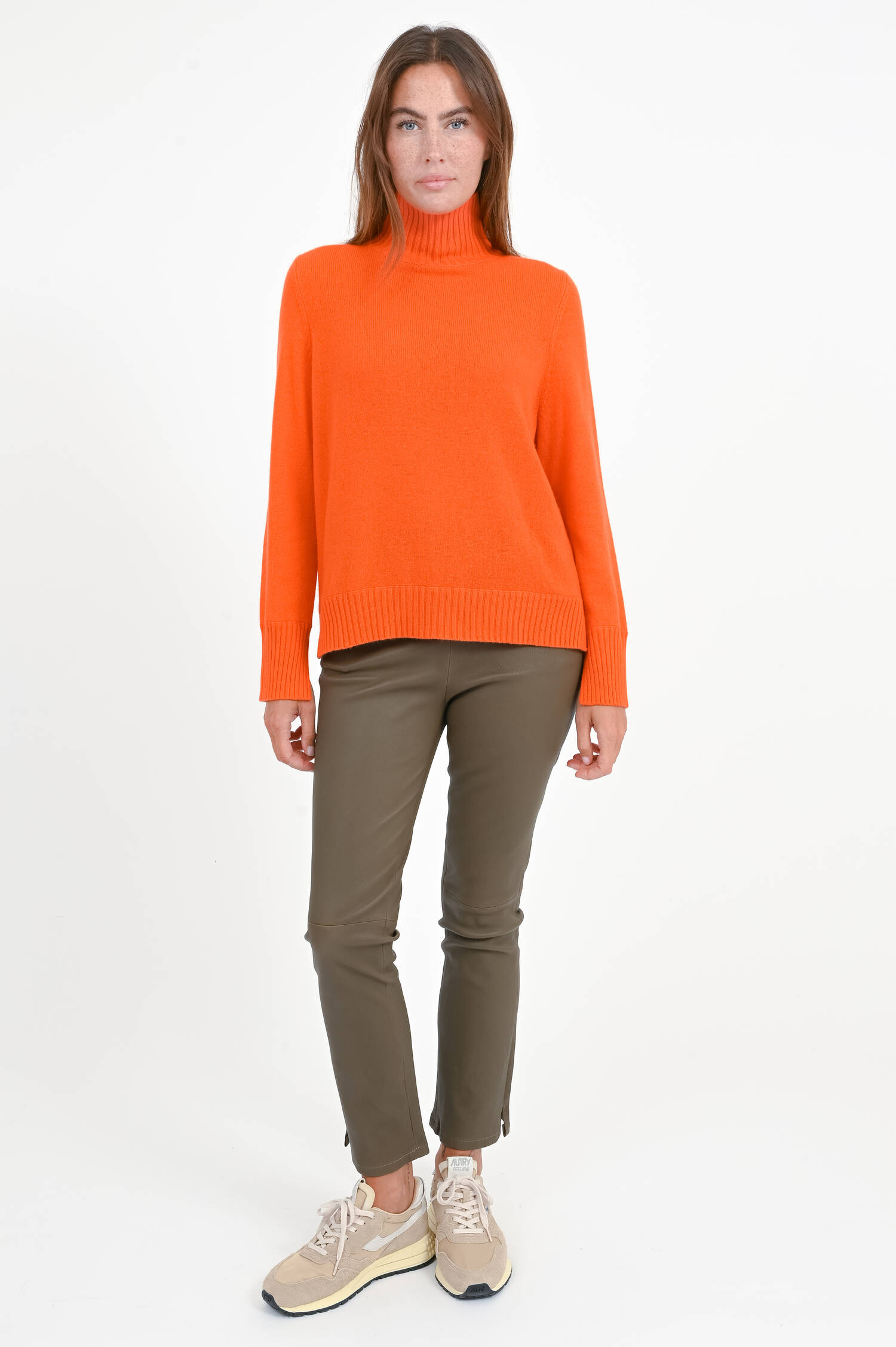 Turtleneck Cashmere Pullover in Orange