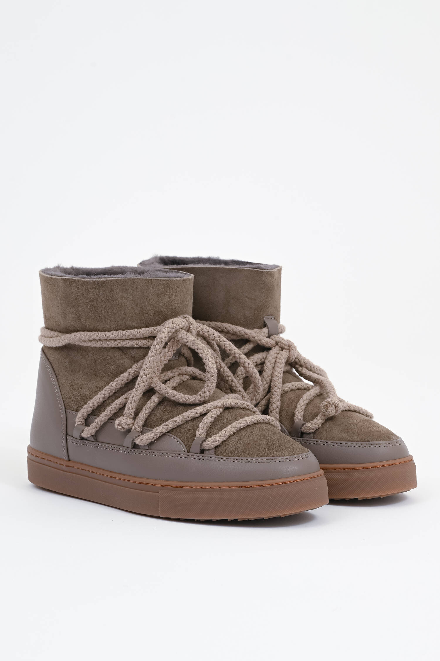 Lammfell-Boots CLASSIC aus Veloursleder in Taupe Lammfell-Boots CLASSIC aus Veloursleder in Taupe