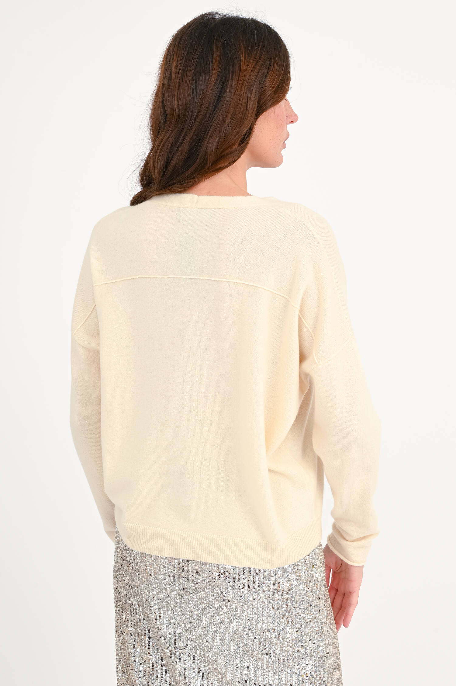 Cashmere-Pullover mit V-Ausschnitt in Vanille Cashmere-Pullover mit V-Ausschnitt in Vanille
