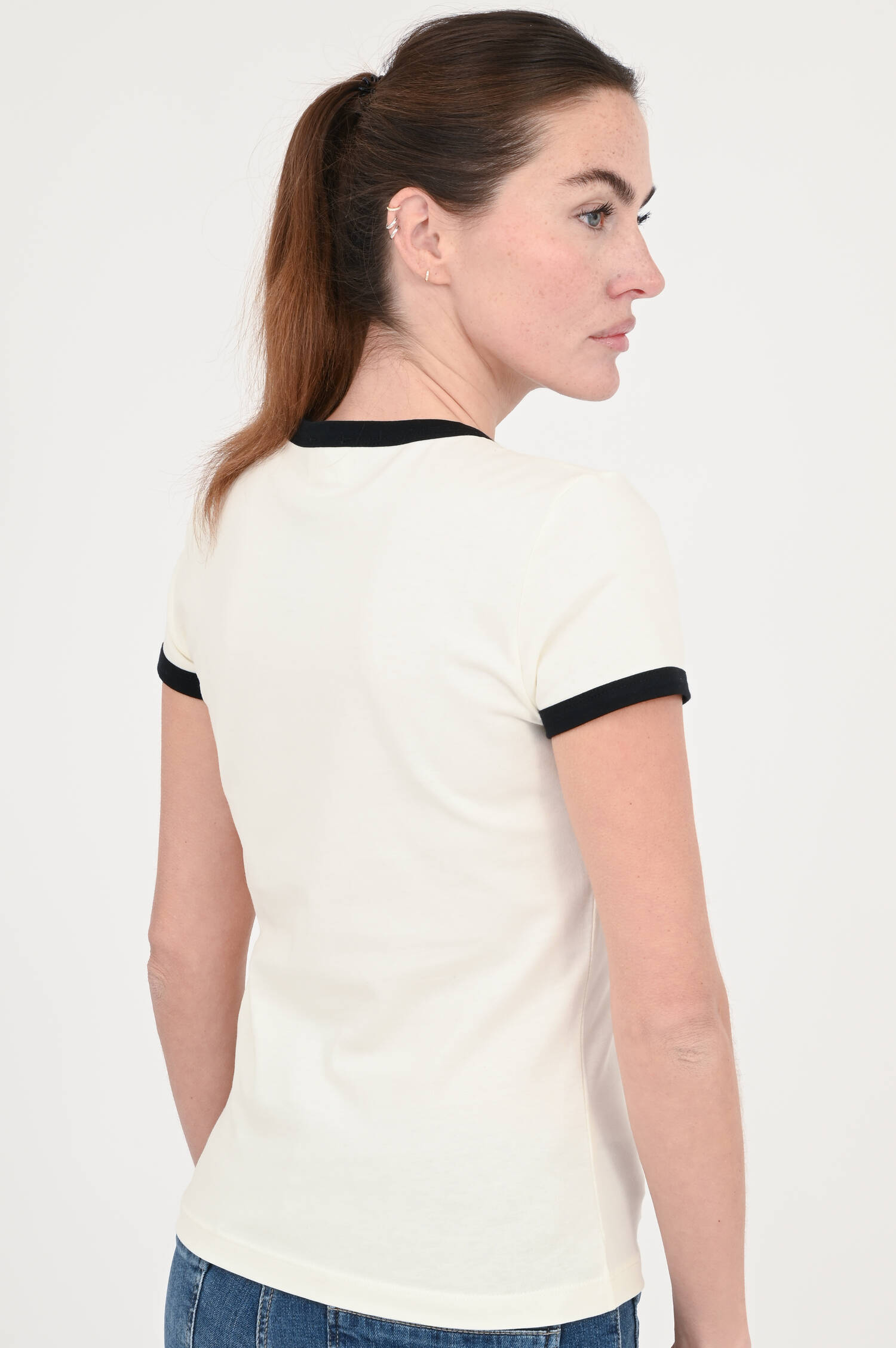 Basic Shirt mit kontrast Details in Ivory