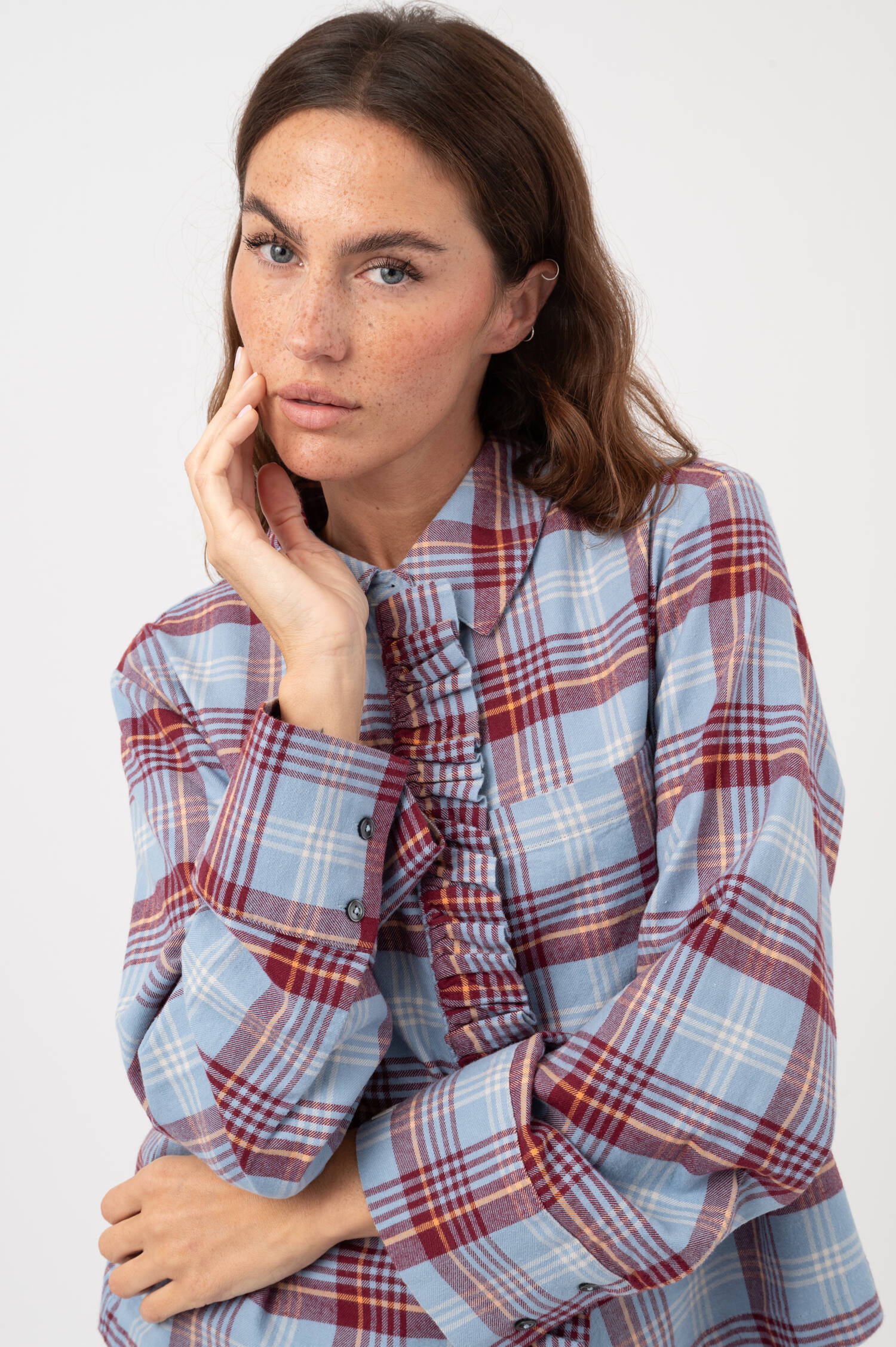 Karo Flannel Bluse mit Volants in Hellblau/Burgund Karo Flannel Bluse mit Volants in Hellblau/Burgund