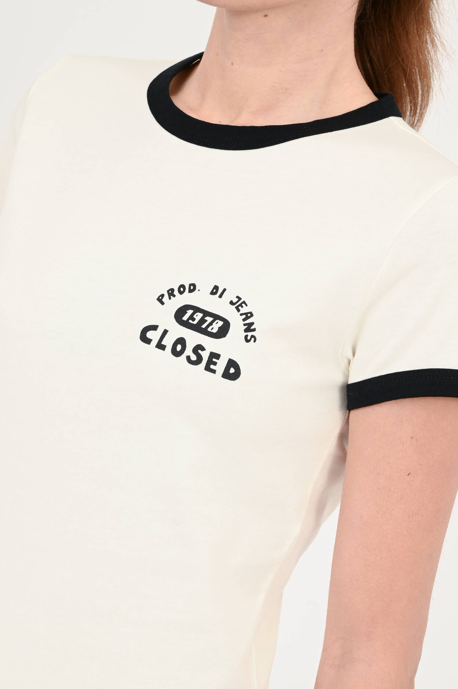 Basic Shirt mit kontrast Details in Ivory