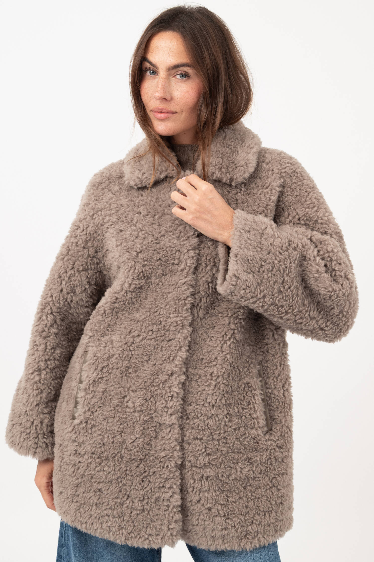Woll-Mix-Teddy-Mantel in Taupe Woll-Mix-Teddy-Mantel in Taupe