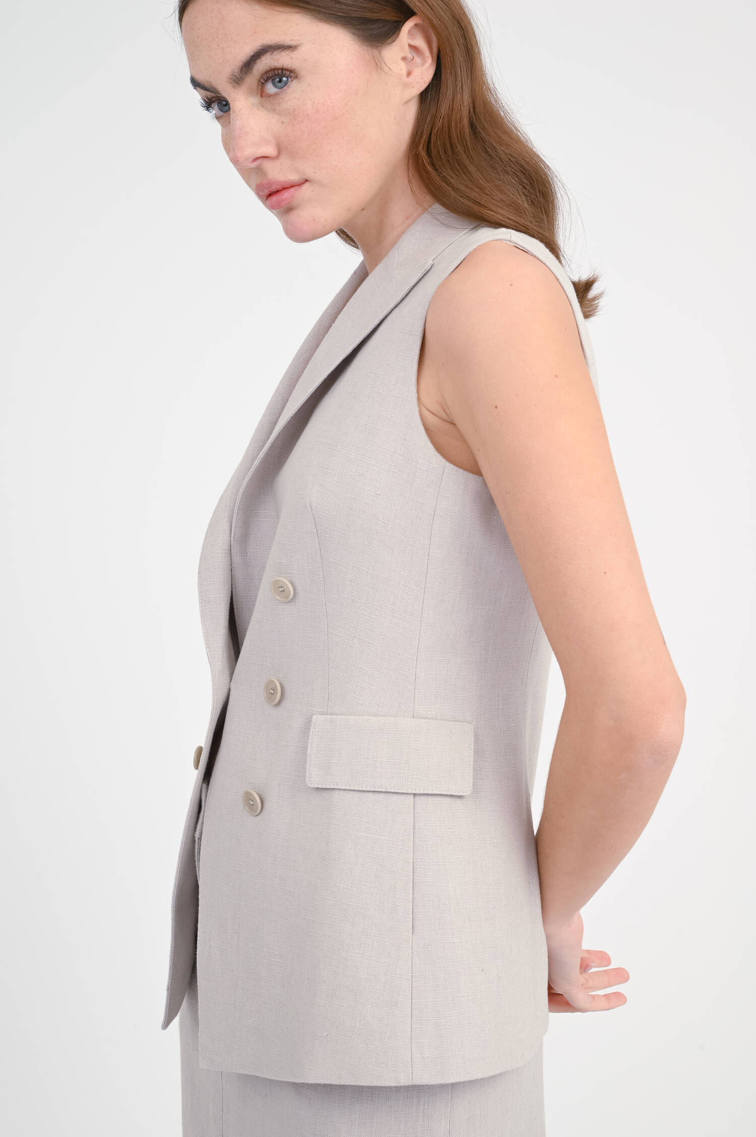 Doppelreihiges Leinen-Gilet in Calk