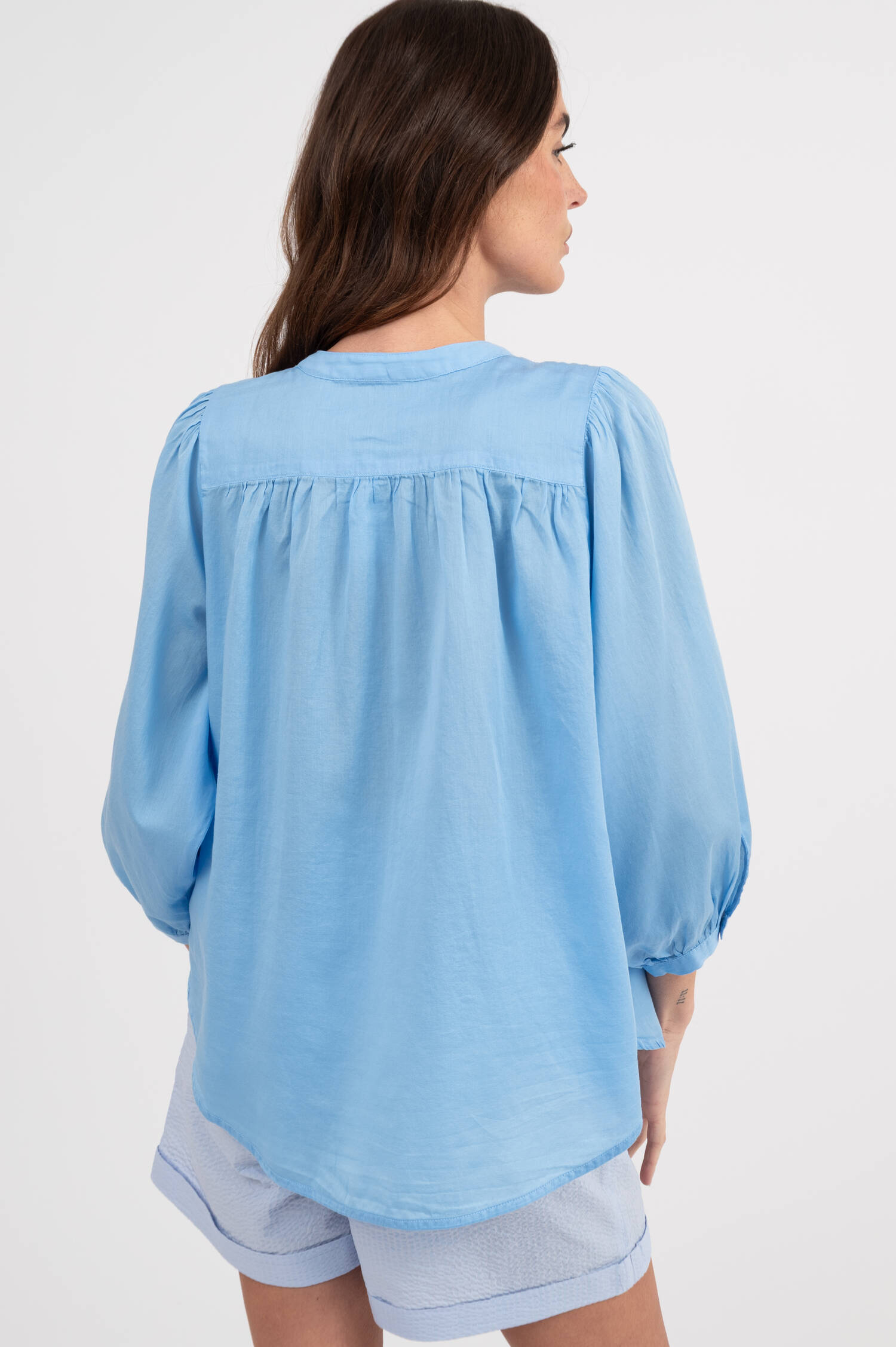 Bluse FAVIOLA in Hellblau Bluse FAVIOLA in Hellblau