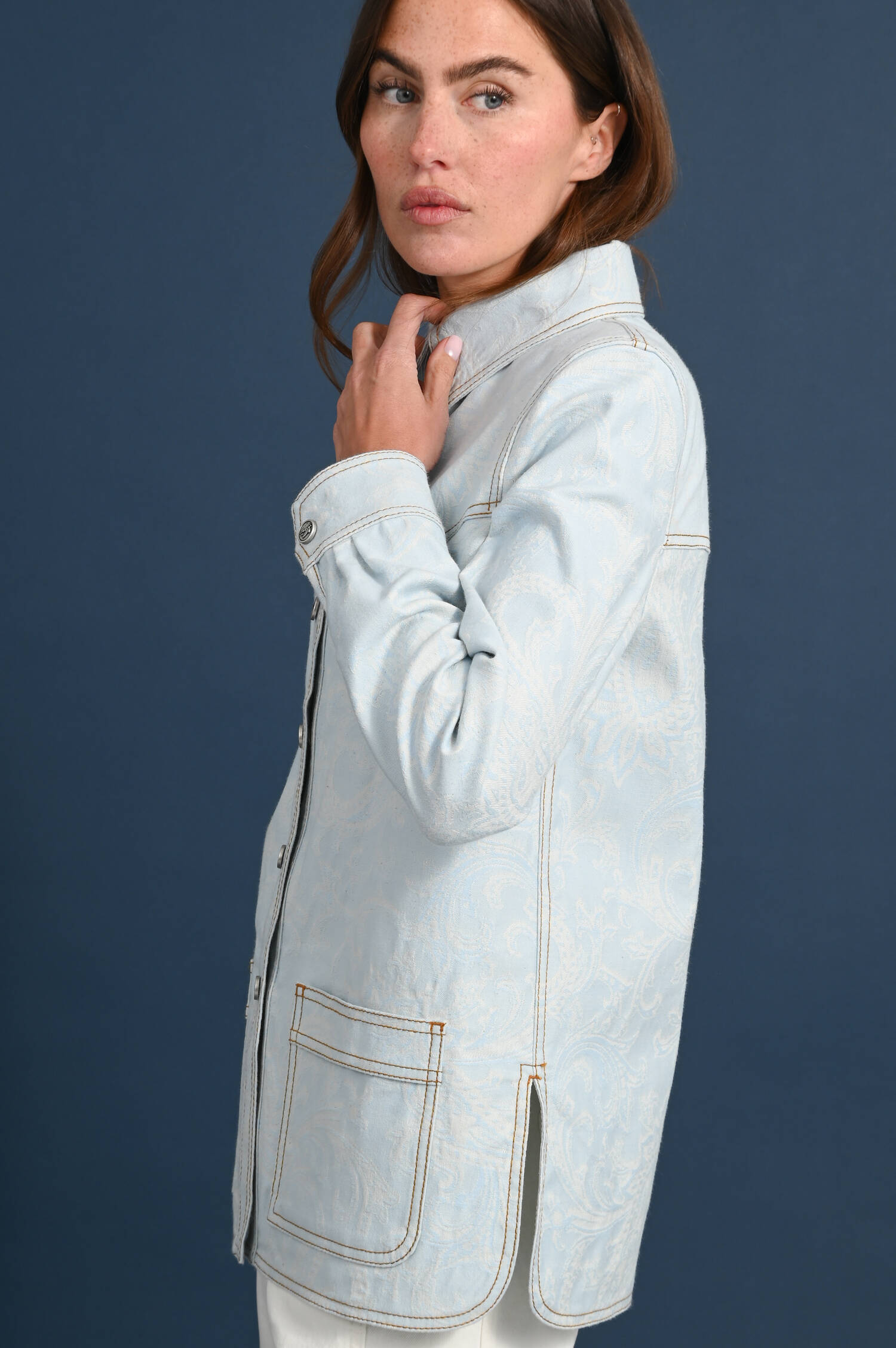 Denim Bluse mit Paisley-Muster in Hellblau