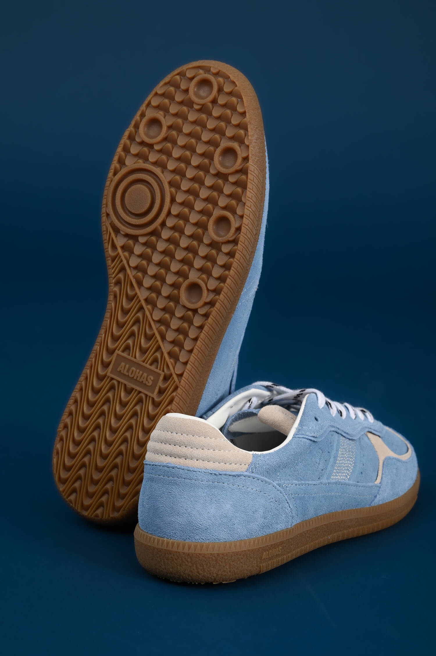 Sneaker aus Veloursleder in Hell Blau