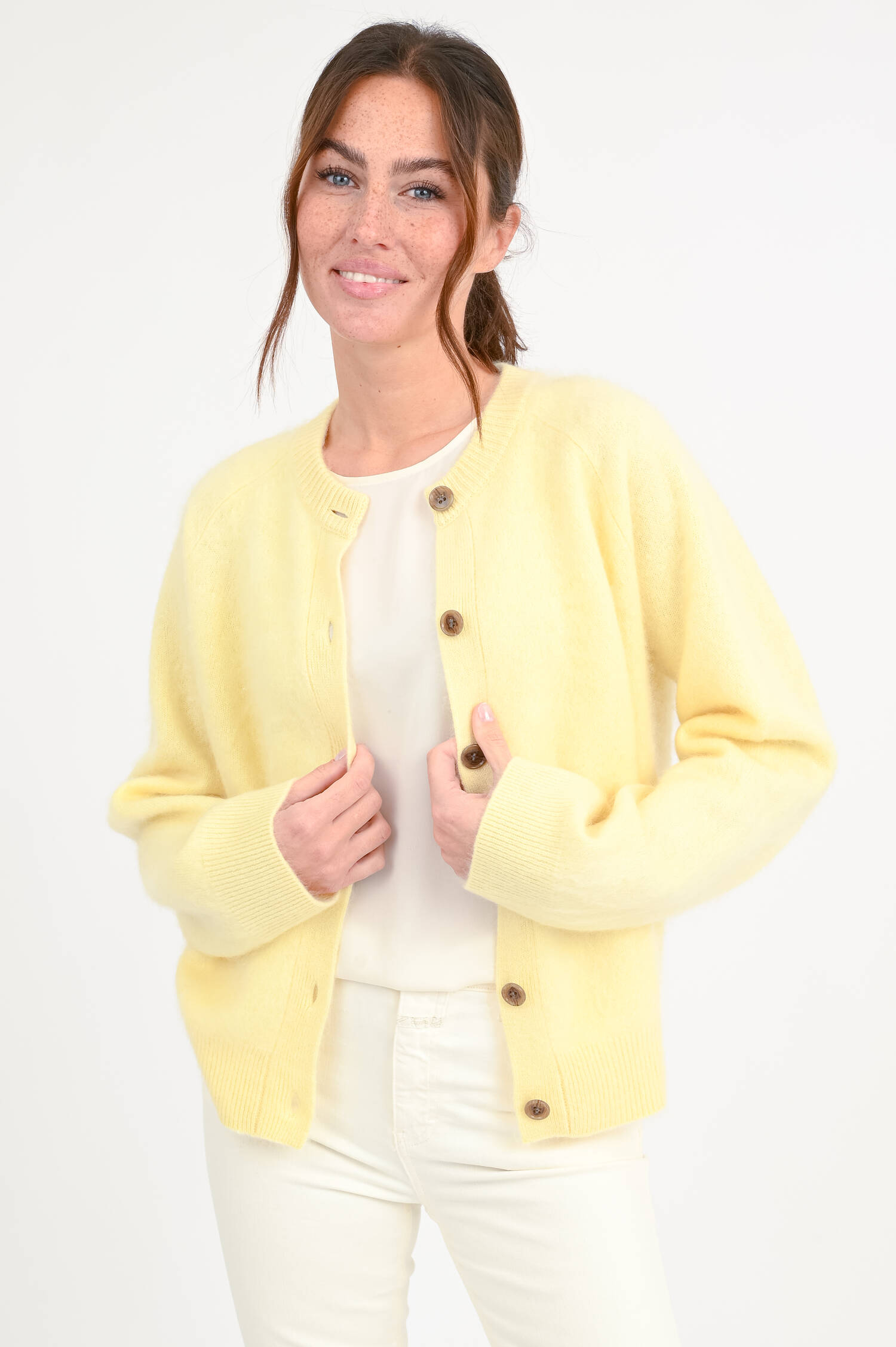 Cardigan MELBA in Buttergelb Cardigan MELBA in Buttergelb