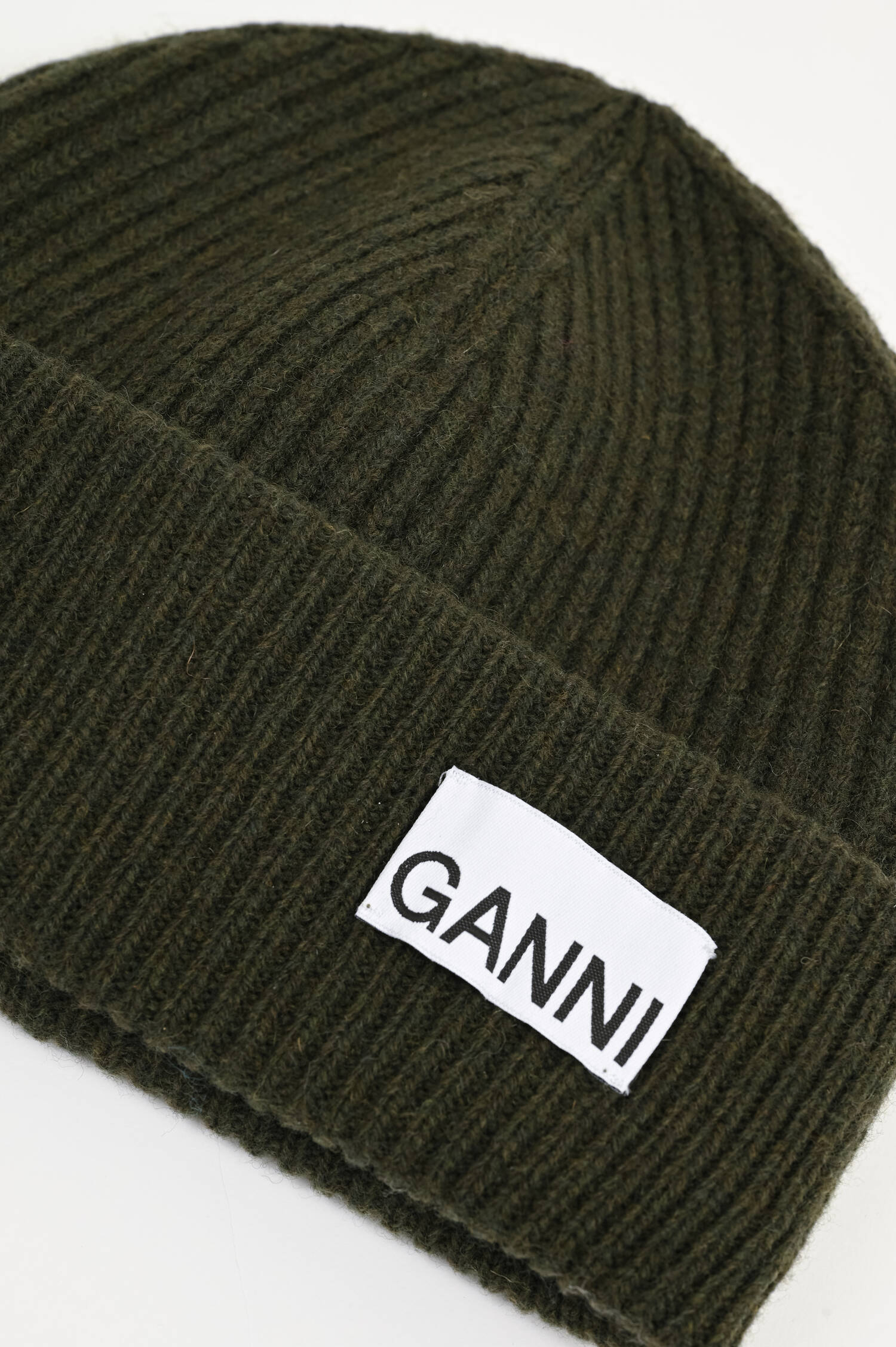 Rippstrick Beanie in Olivgrün
