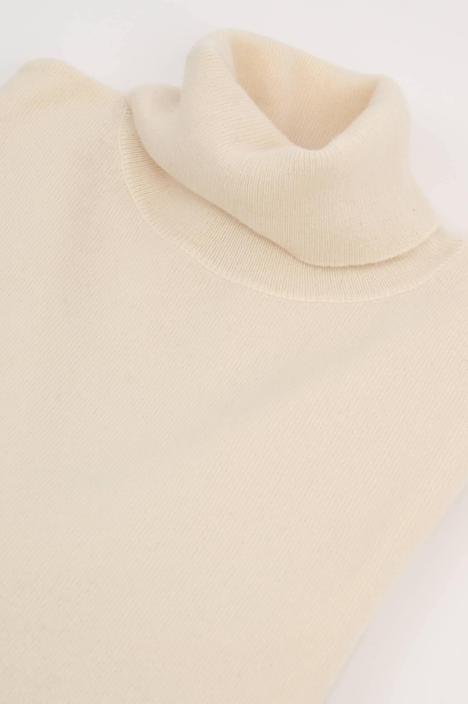 Rollkragenpullover aus Cashmere in Natur