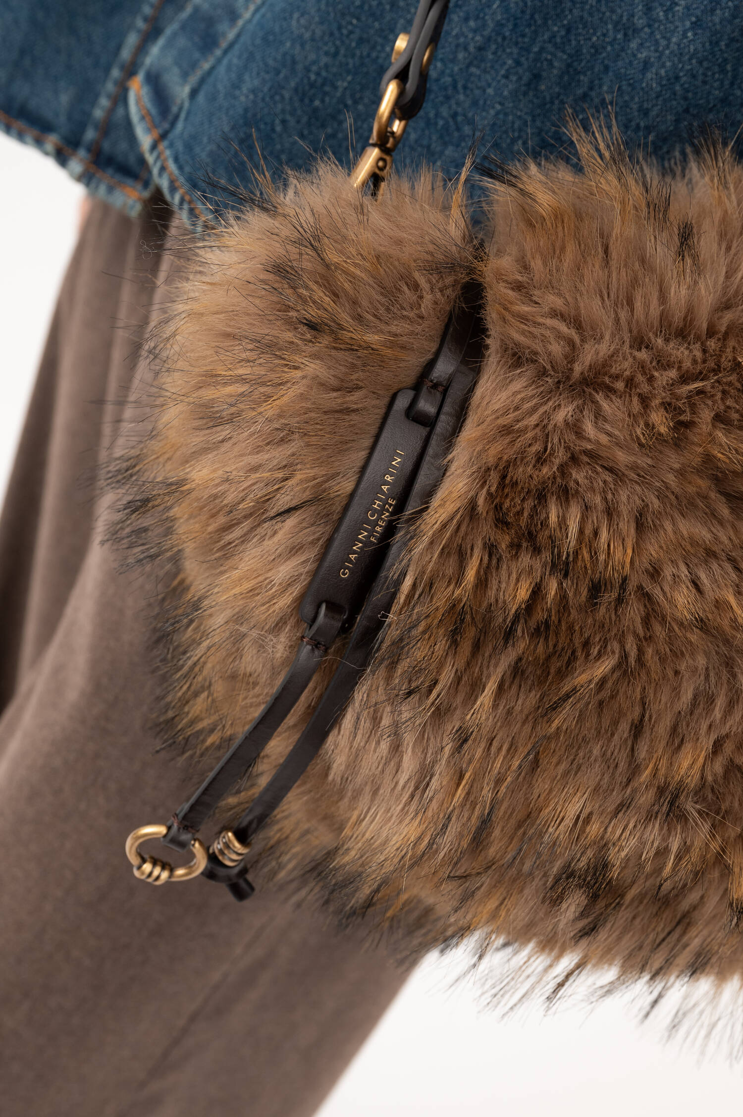 Faux-Fur-Hobo-Tasche CLEO in Braun