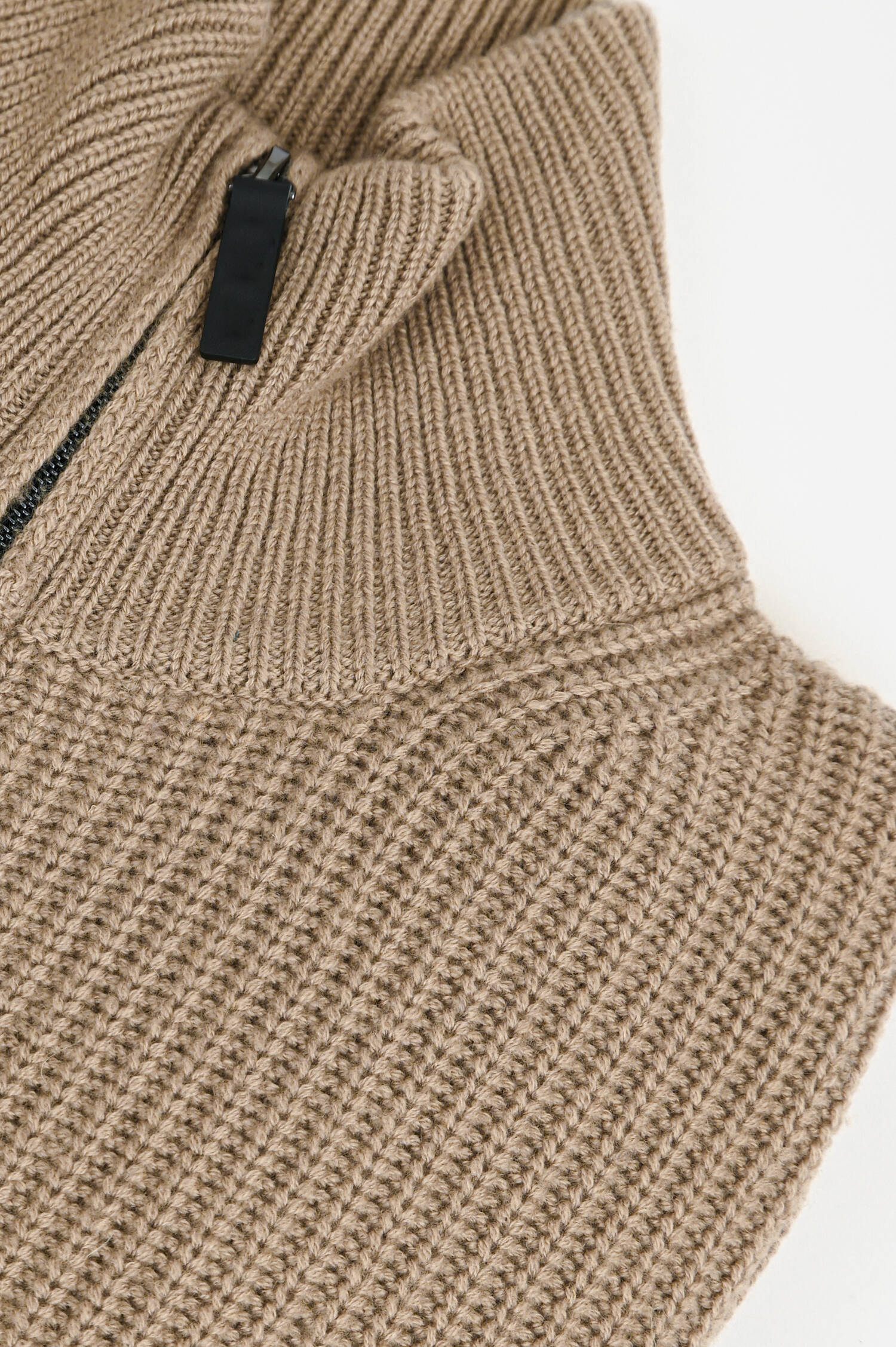 Strickweste aus Woll-Cashmere-Mix in Beige