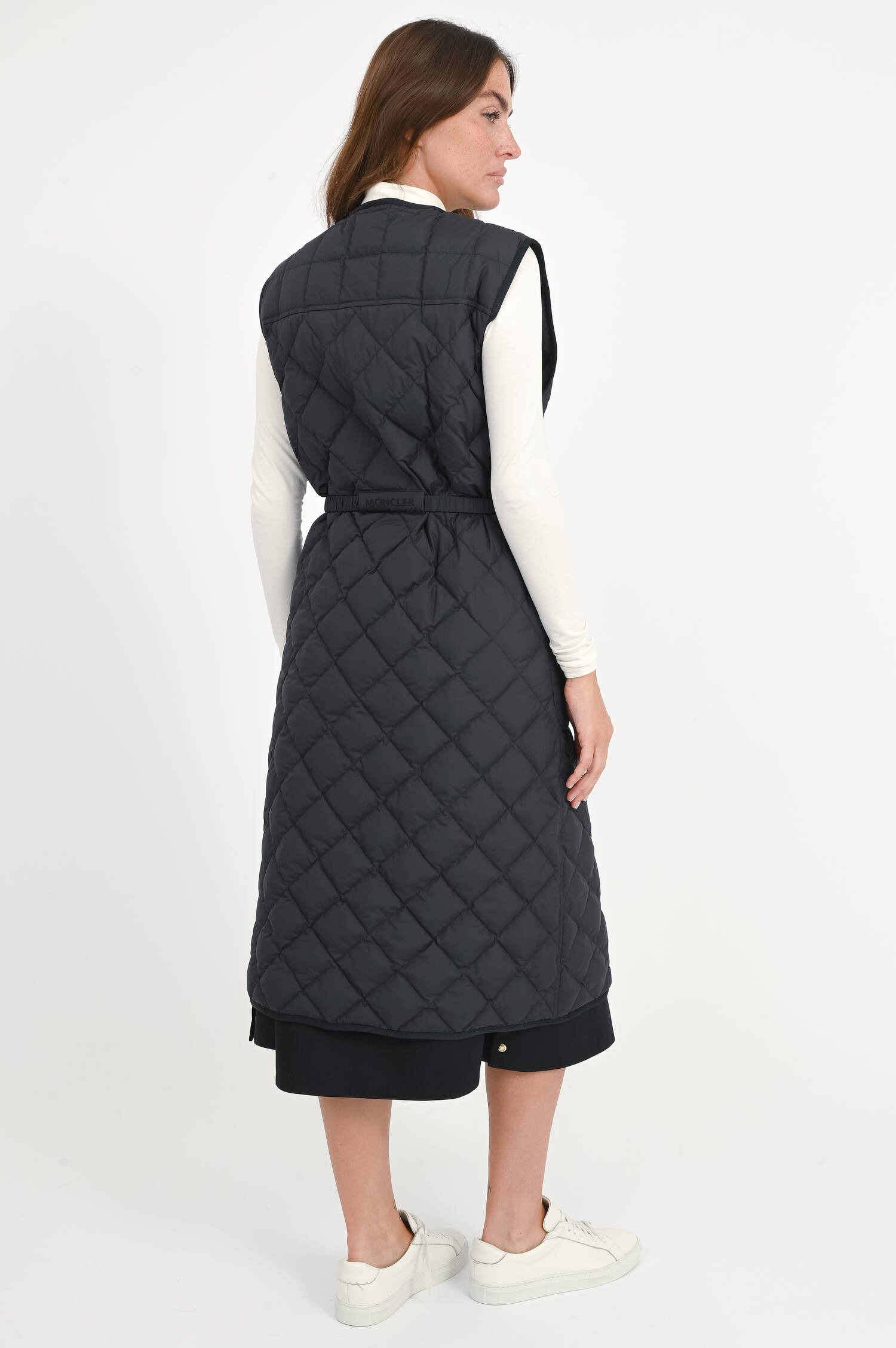 Lange BUTOR Daunenweste in Schwarz