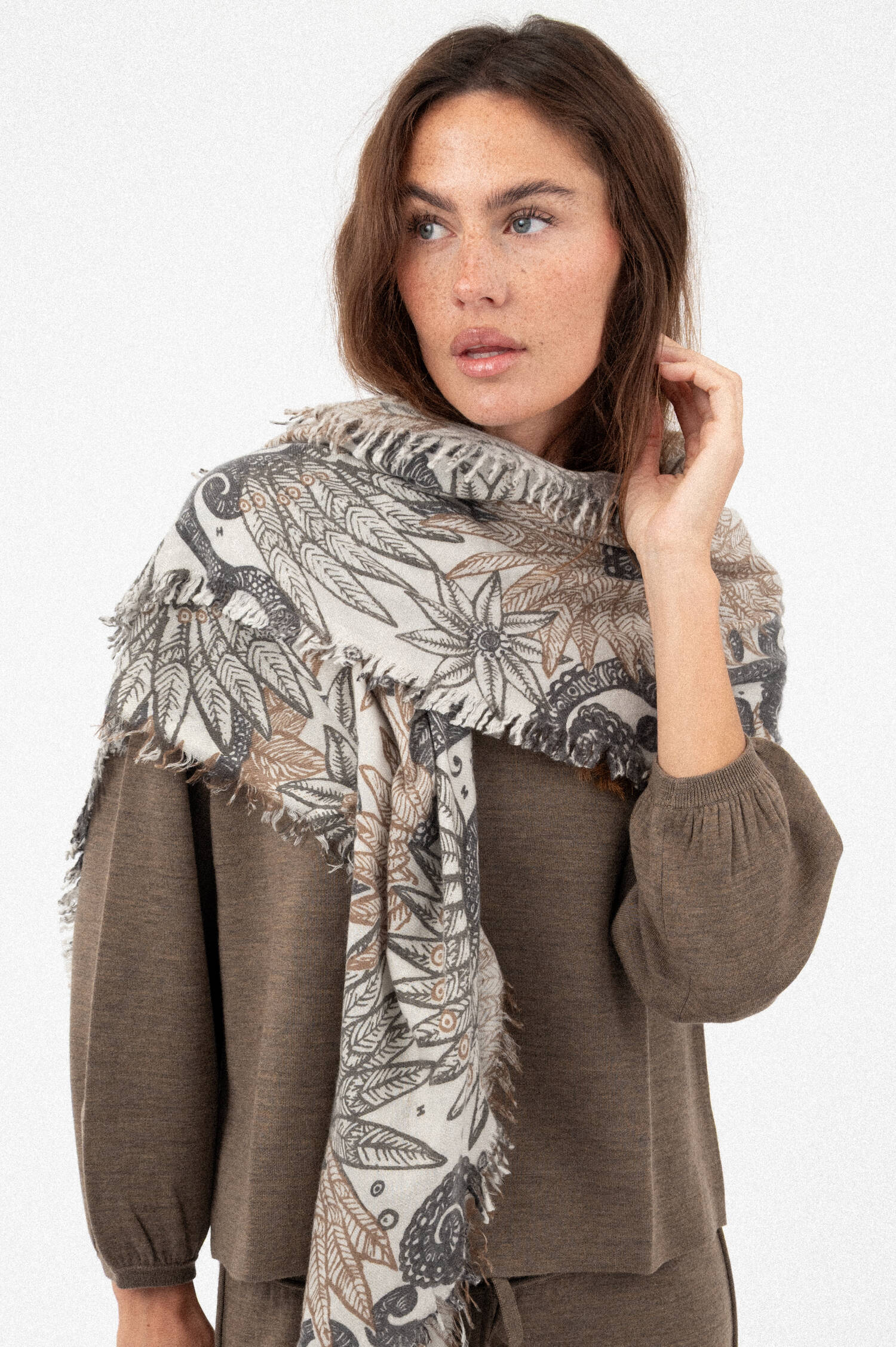 Cashmere-Woll-Dreieckstuch INKE in Beige/Blau Cashmere-Woll-Dreieckstuch INKE in Beige/Blau