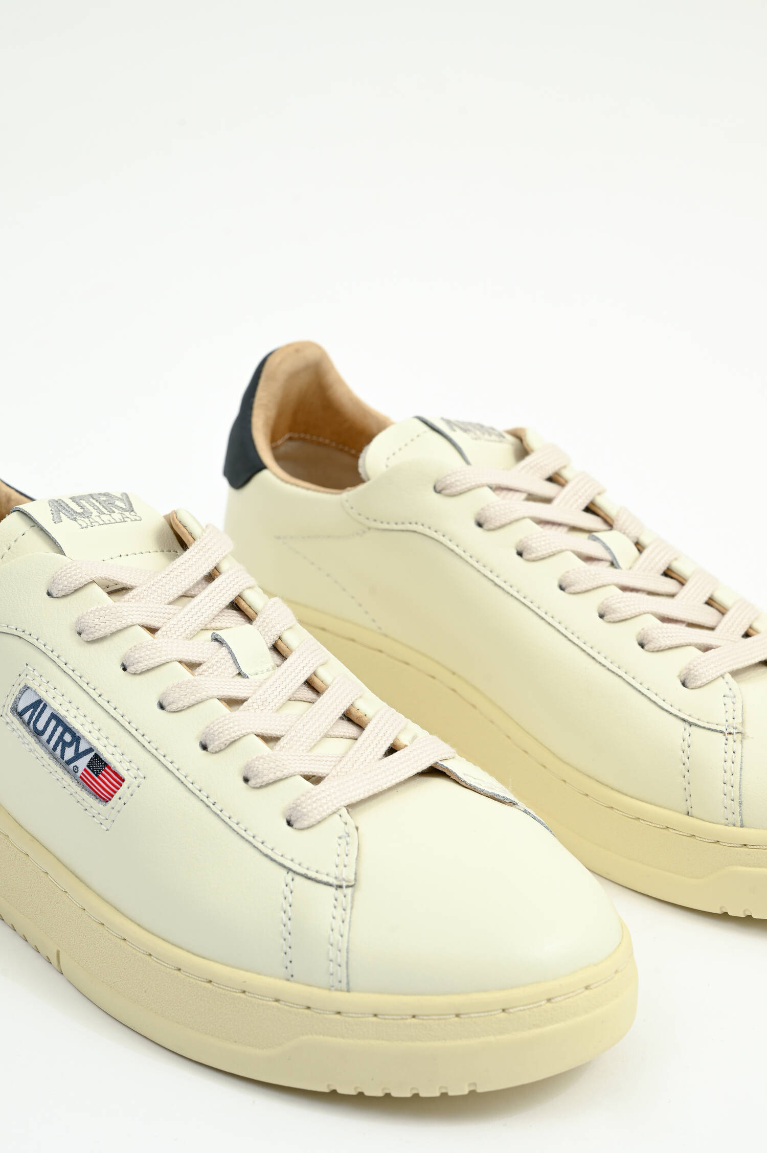 Sneaker DALLAS LOW in Weiß/Anthrazit