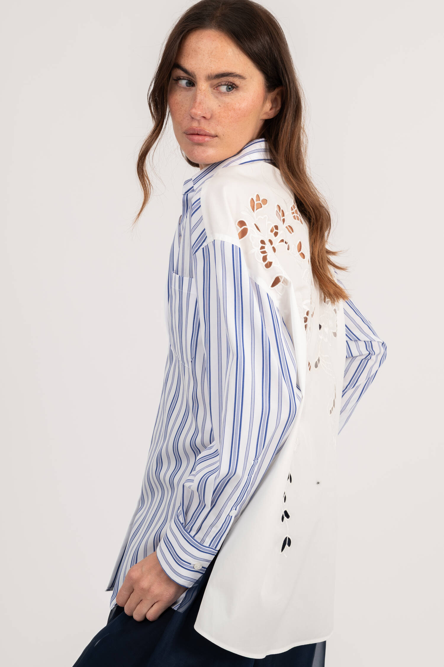 Bluse TESSILE in Blau/Weiß