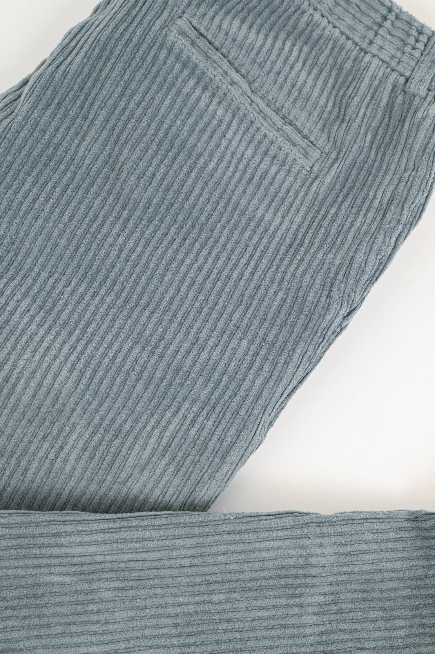 Breitcordhose in Grau
