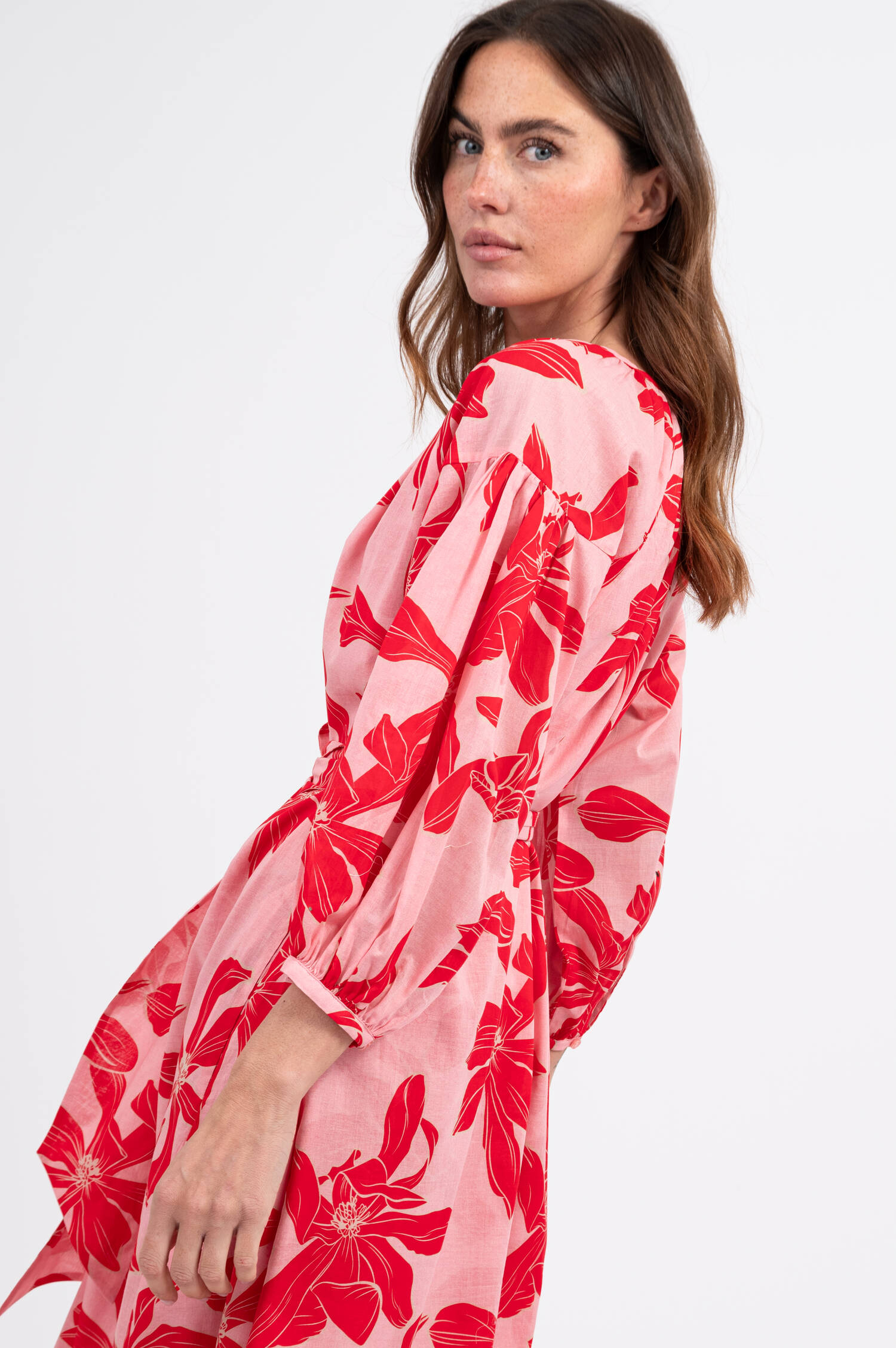 Kleid AVA mit Blumenprint in Rosa/Rot